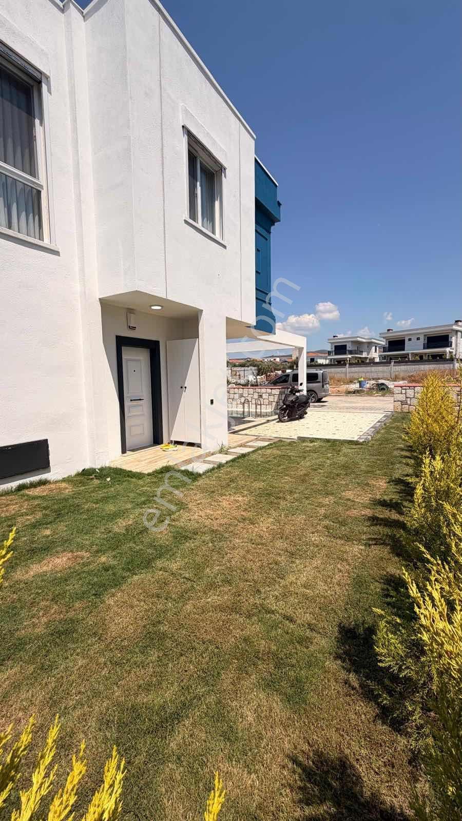 Kuşadası Davutlar'da Full Sıfır Eşyalı Özel Havuzlu 3+1 Villa - Görsel 19