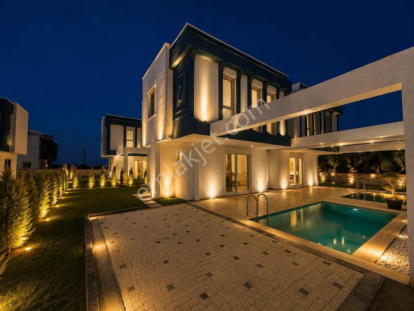 Kuşadası Davutlar'da Full Sıfır Eşyalı Özel Havuzlu 3+1 Villa - Görsel 26