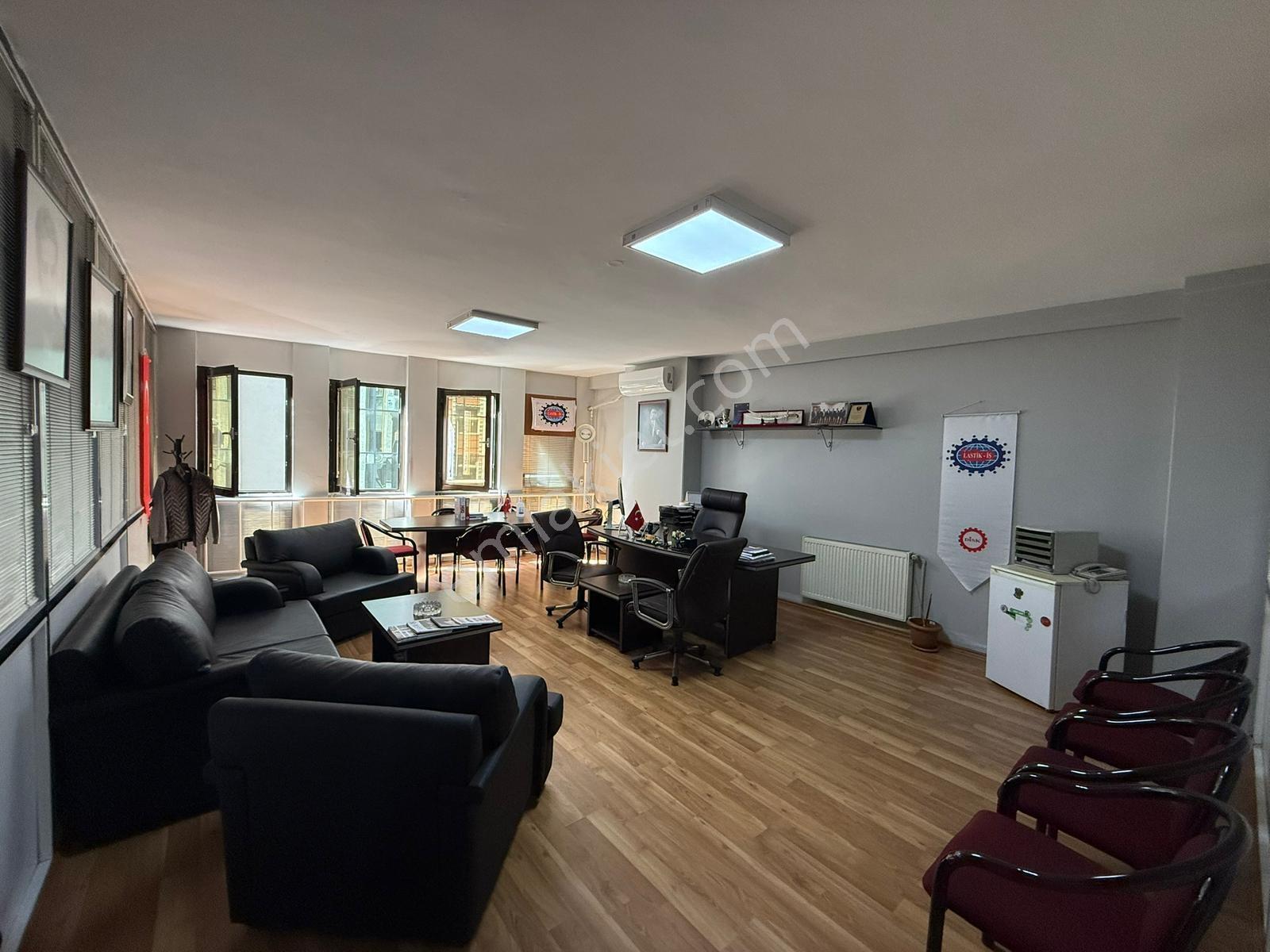 Şirinevler Meydan'da Komple Kullanımlı Satılık 380 M2 Ofis Katı - Görsel 19