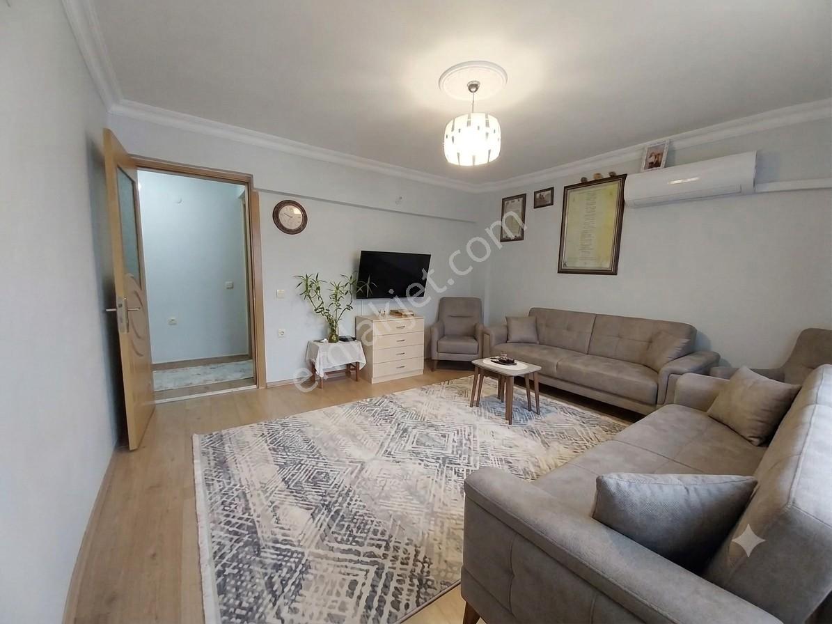 Satılık Teraslı 3 Katlı Müstakil Ev - Görsel 24