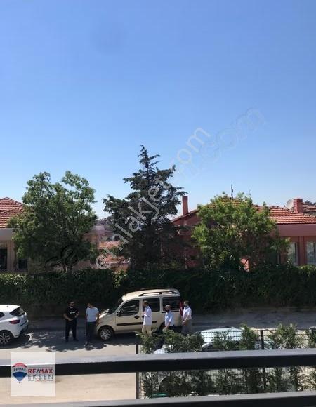 Çengelköyde Mükemmel Konumda Anacadeye 1 Dk 2+1 Arakat Daire - Görsel 13