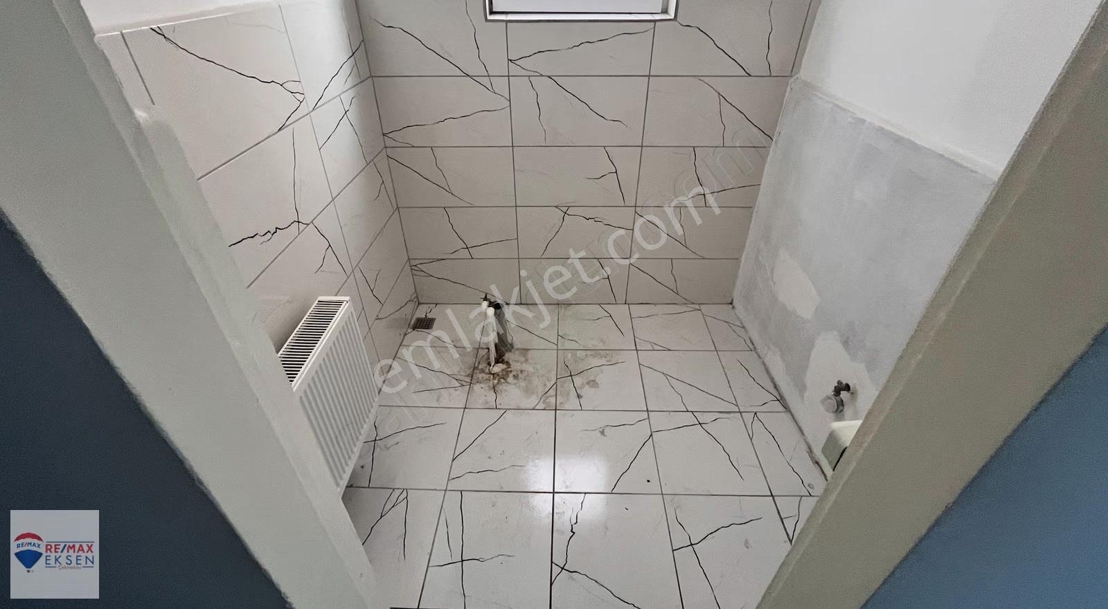 Üsküdar Muratreis'te Metroya 25m, Tabela Değeri Yüksek Ofis - Görsel 10
