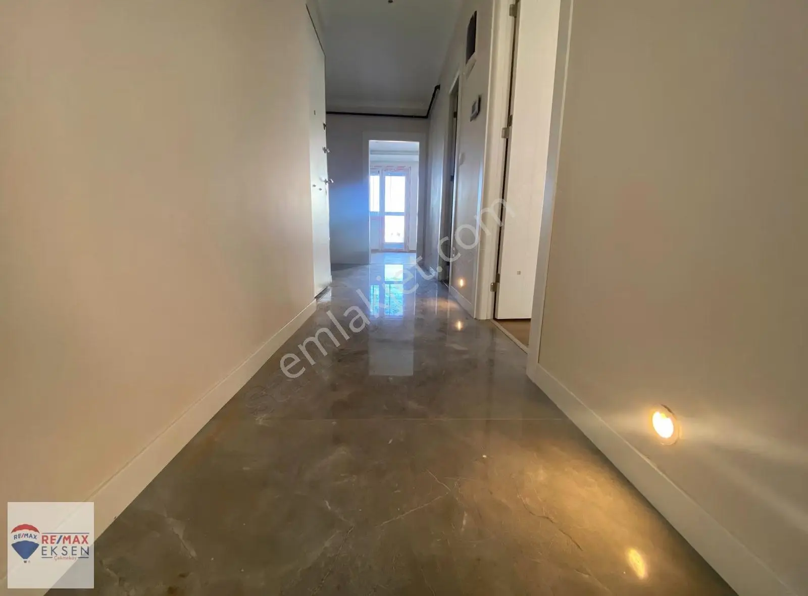 Üsküdar'da Boğaz Manzaralı Yeni Binada Kiralık 2+1 Daire - Görsel 3