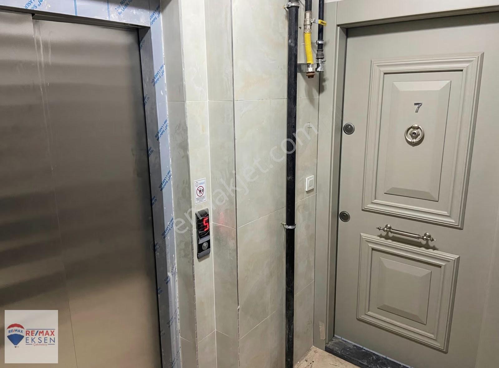 Üsküdar'da Boğaz Manzaralı Yeni Binada Kiralık 2+1 Daire - Görsel 11
