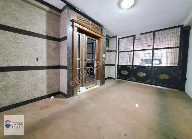 Satılık Üsküdar Çiçekçi'de Deniz Manzarlı 255 M2 5+1 Otoparklı - Görsel 14