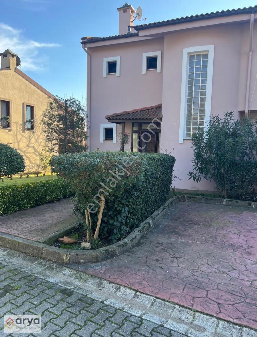 Pendik Çamlık`ta Doğa İle İç İçe Prestijli Sitede Kiralık Villa - Görsel 15