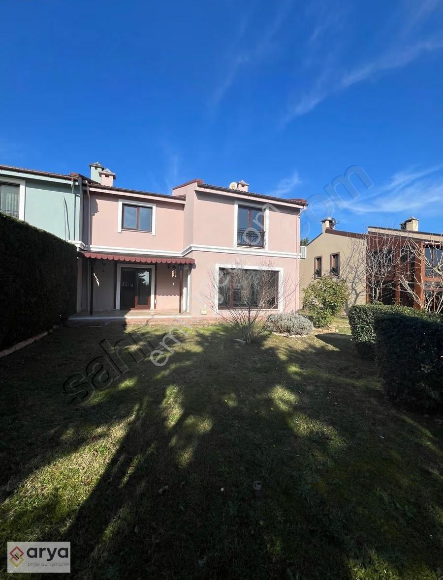 Pendik Çamlık`ta Doğa İle İç İçe Prestijli Sitede Kiralık Villa - Görsel 9