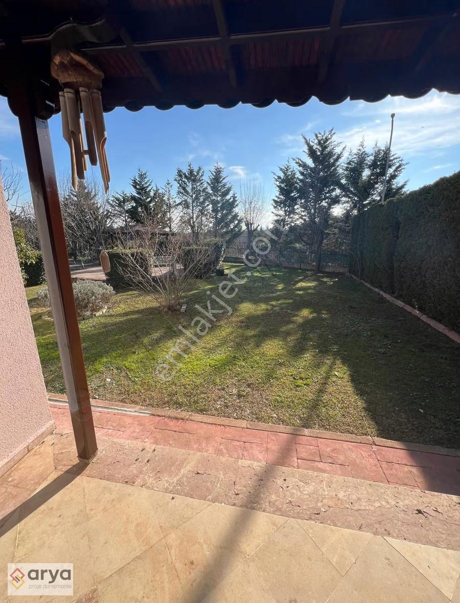 Pendik Çamlık`ta Doğa İle İç İçe Prestijli Sitede Kiralık Villa - Görsel 6