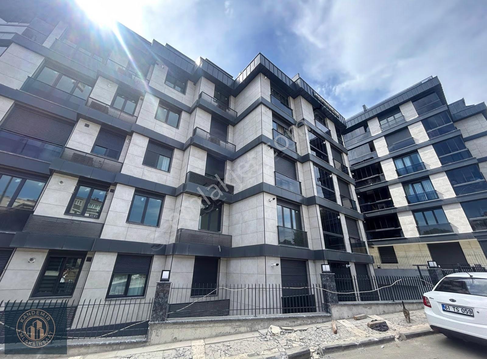 Üsküdar Altunizade Site Ebeveyn Banyolu 2+1 Net 86 M2 Satılık
