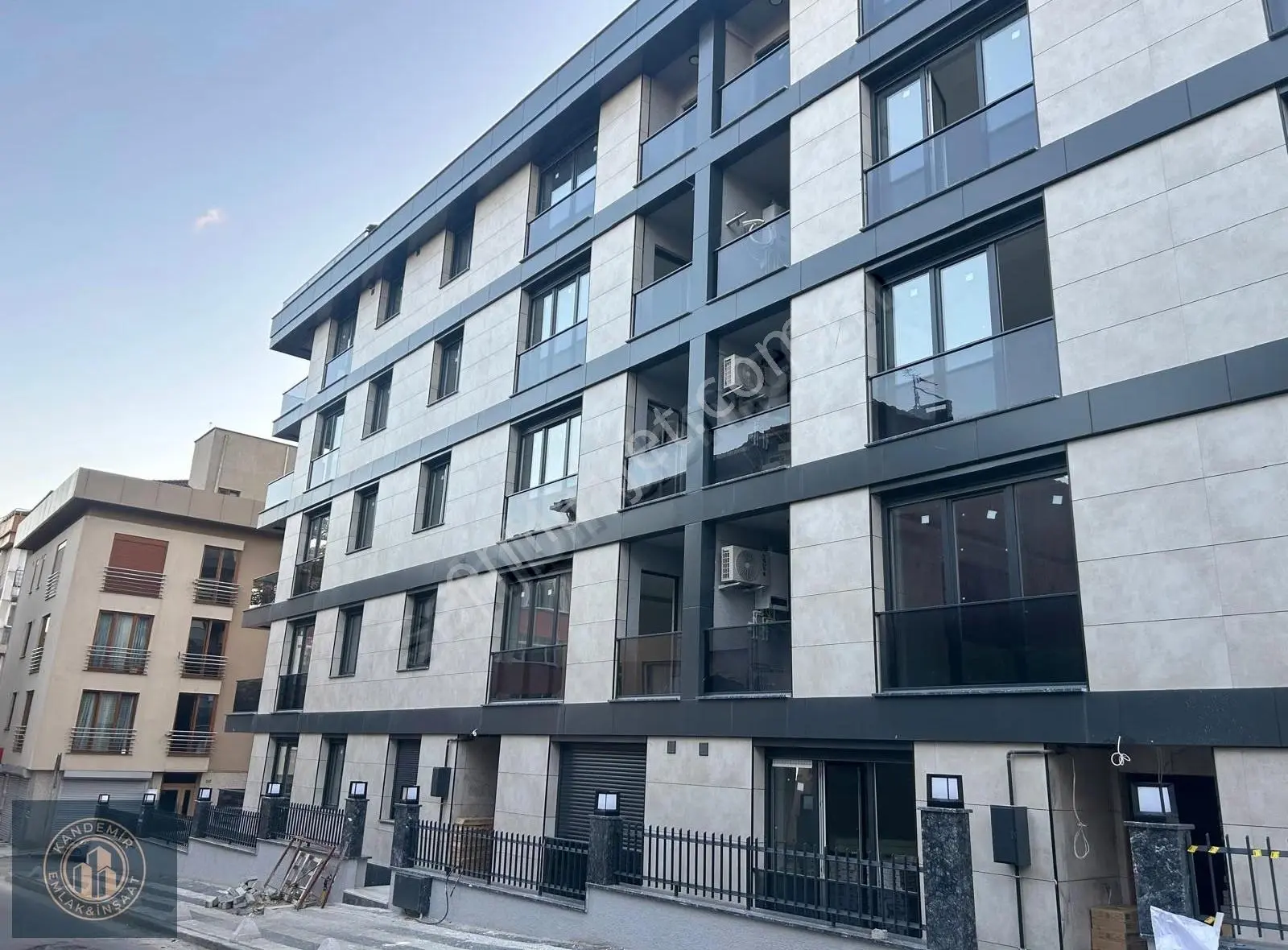 Üsküdar İcadiye'de 160 M2 3+2 Satılık Dubleks Daire