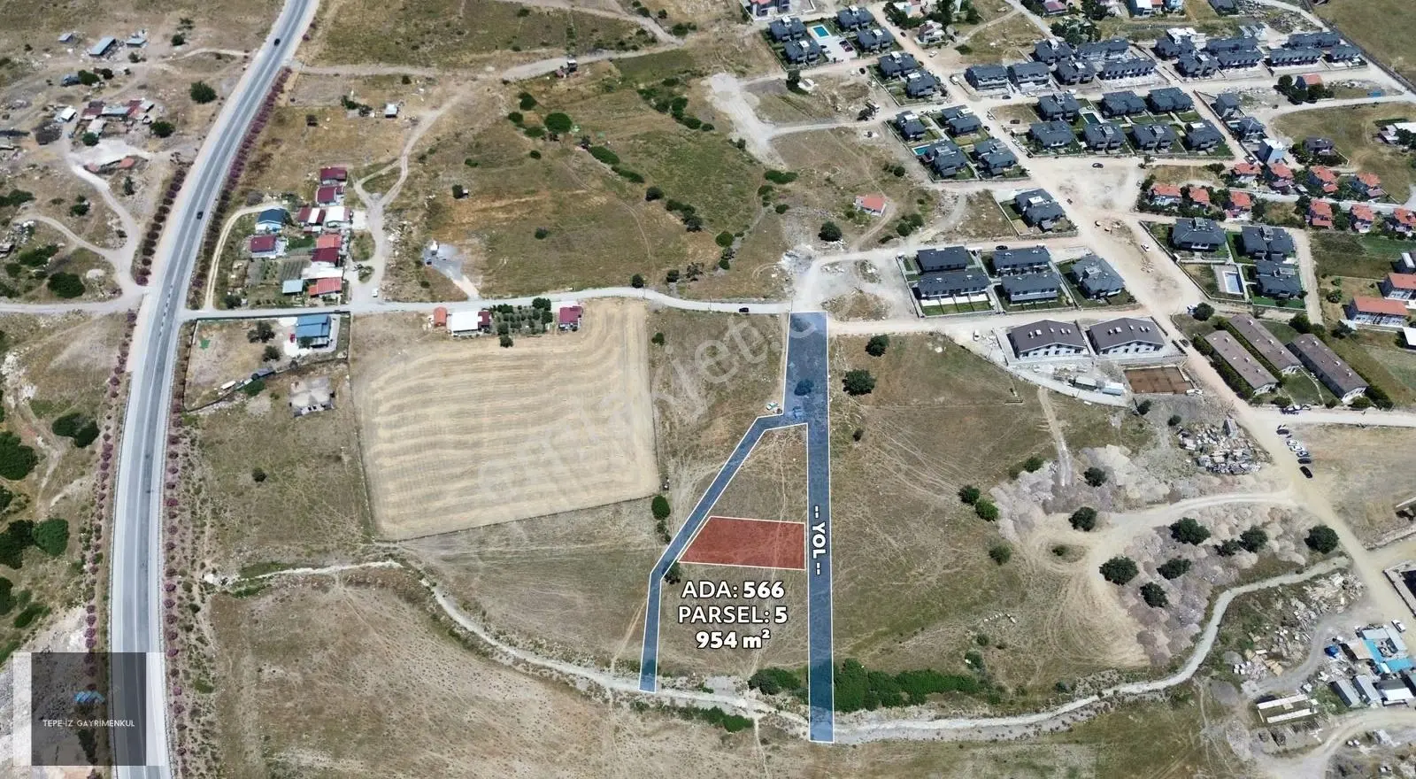 Urla Gülbahçe'de 0.60 Emsalli Ticari İmarlı 954 M² Fırsat Arsa