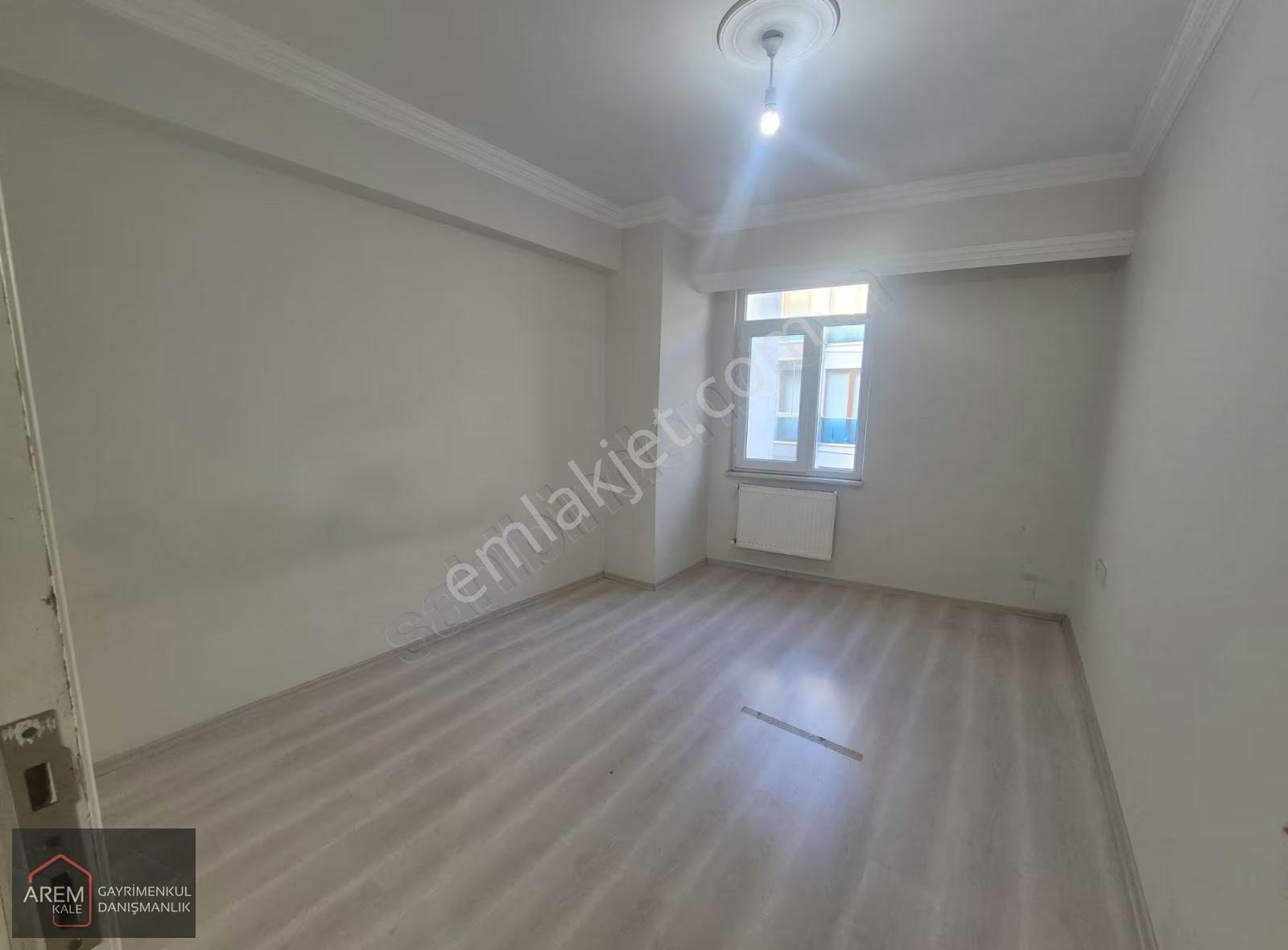 Çanakkale Belediye Arkasinda Kiralık 2+1 Daire - Görsel 3