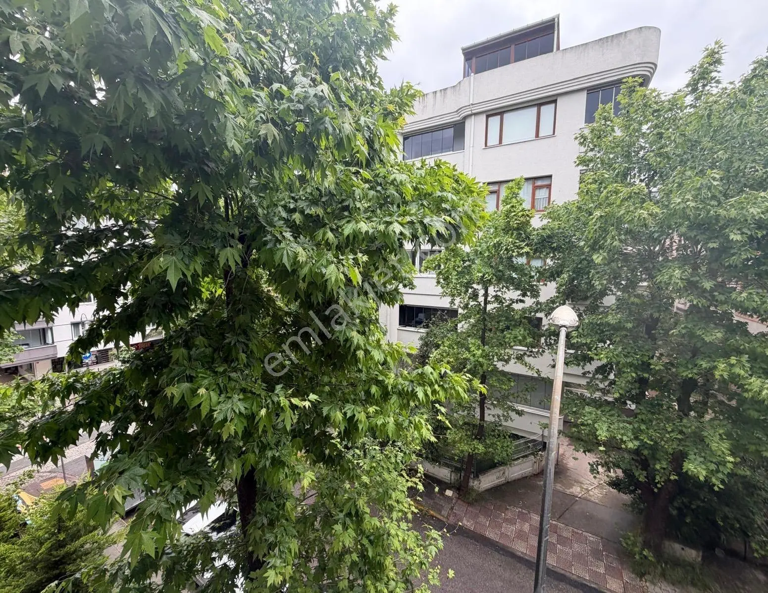İdealtepe'de Marmaraya Yakın Ön Cephe Ara Kat 2+1 Daire - Görsel 4
