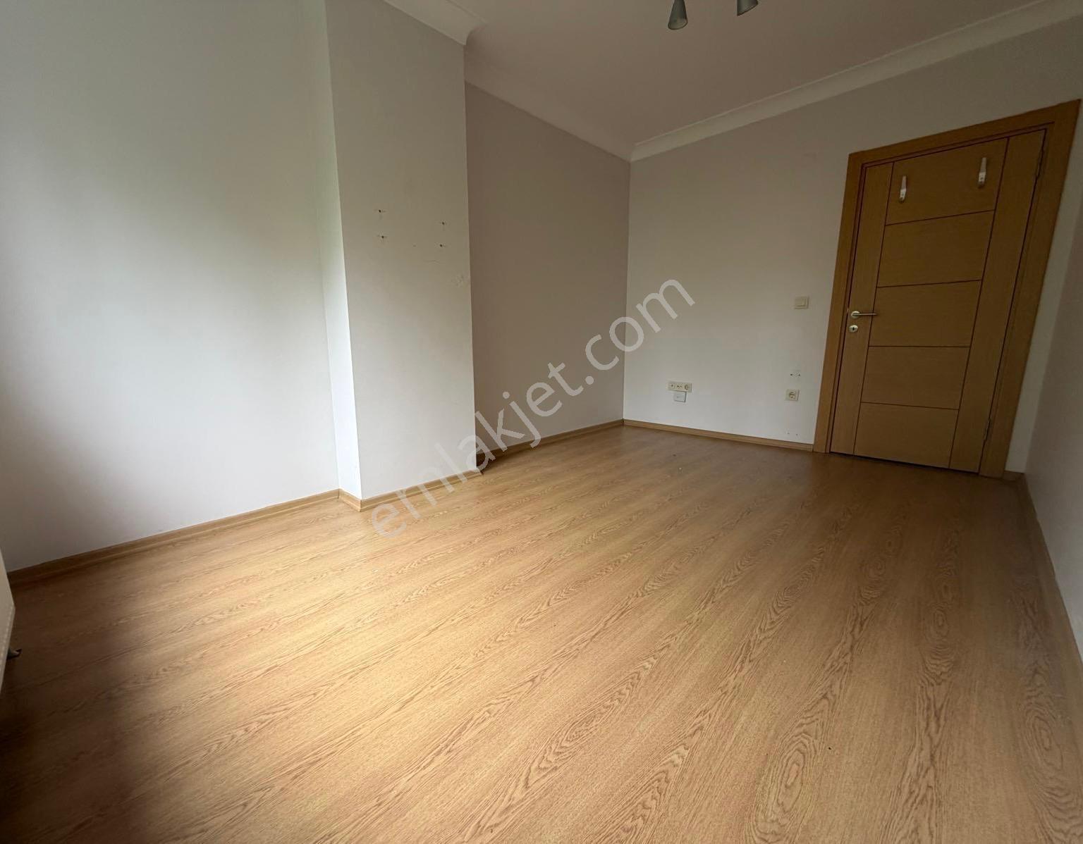 İdealtepe'de Marmaraya Yakın Ön Cephe Ara Kat 2+1 Daire - Görsel 15