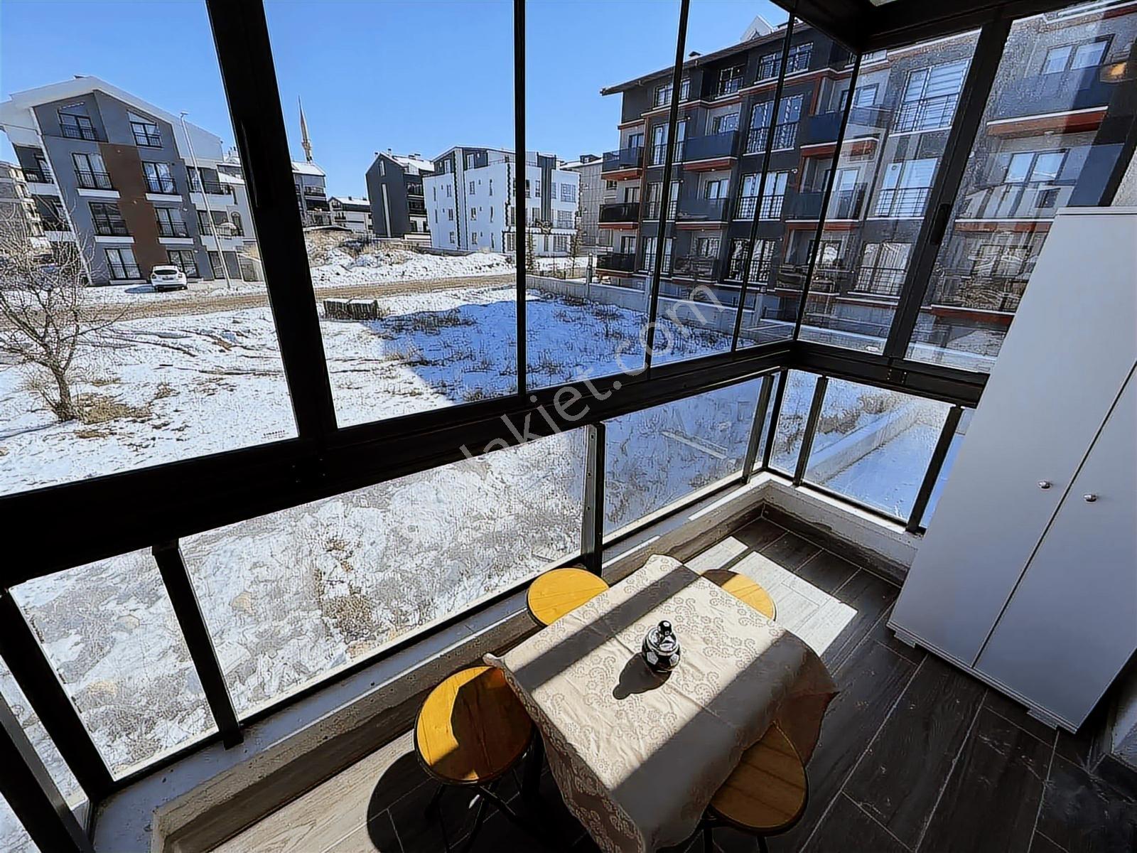Alaçatı'dan Cam Balkonlu/güney Cephe/ara Kat/harika Konumda 1+1 - Görsel 18