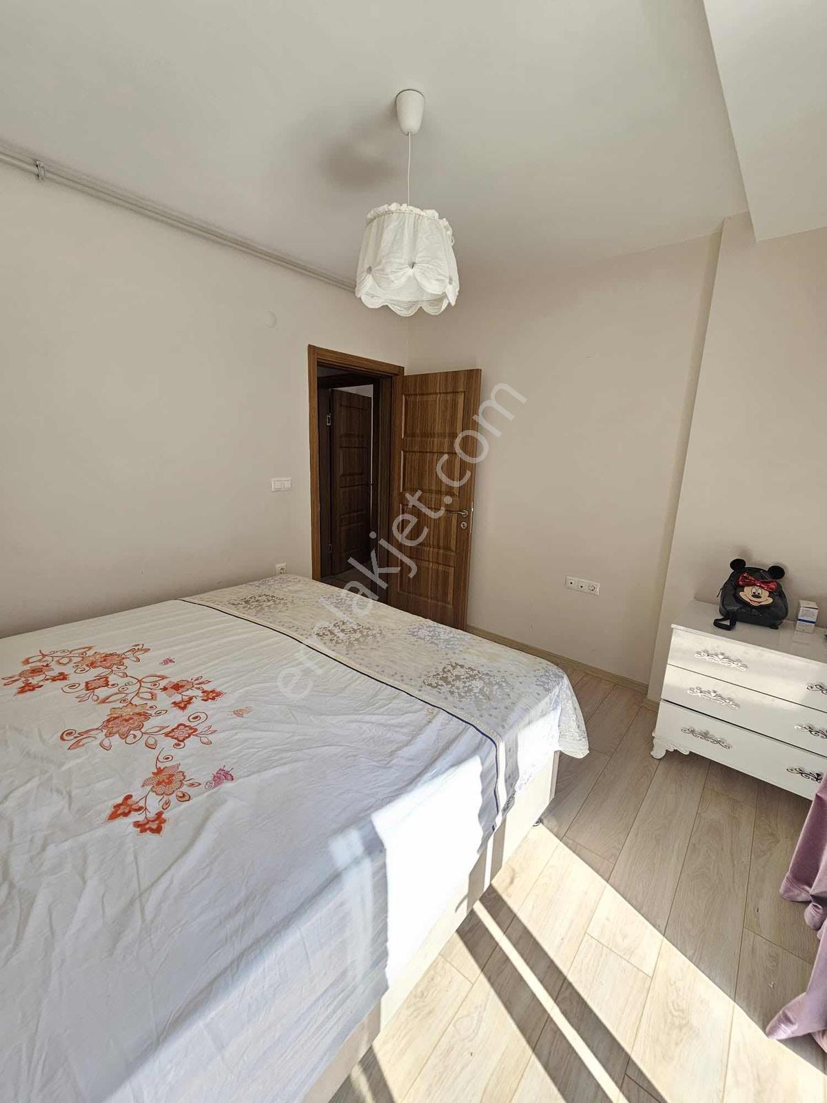 Havuzlu Sitede Full Eşyalı, Geniş 2+1 Ara Kat Daire - Görsel 15