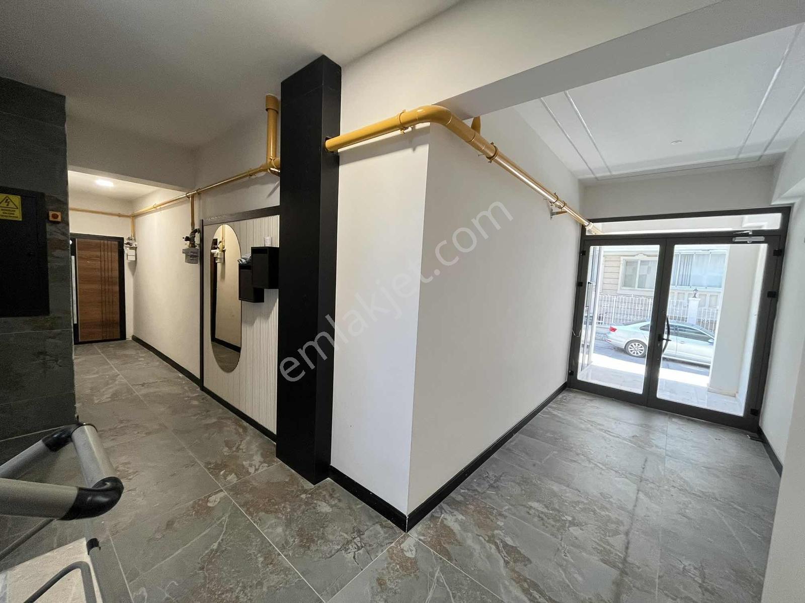 Çarşı Merkezde Kiralık Lüks 1+1 Eşyalı Daire - Görsel 3