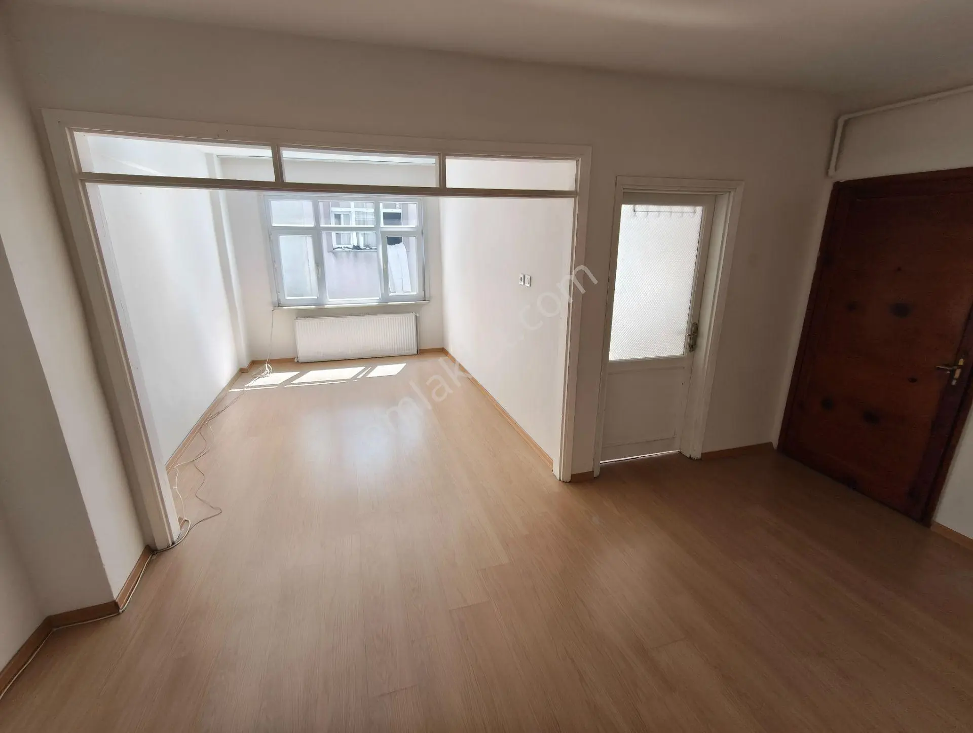 Muratpaşa Mahallesinde Kiralık 70 M2 Kombili 1+1 Daire