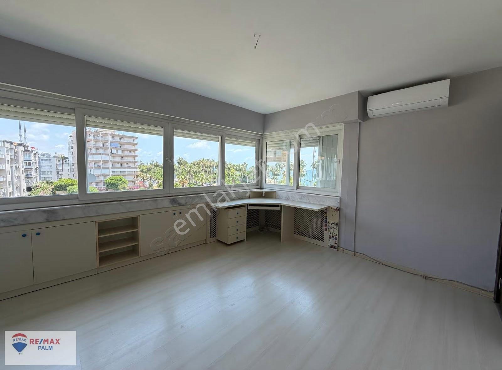 Remax Palm'den Eşsiz Deniz Manzaralı Lüks Kiralık Daire - Görsel 4