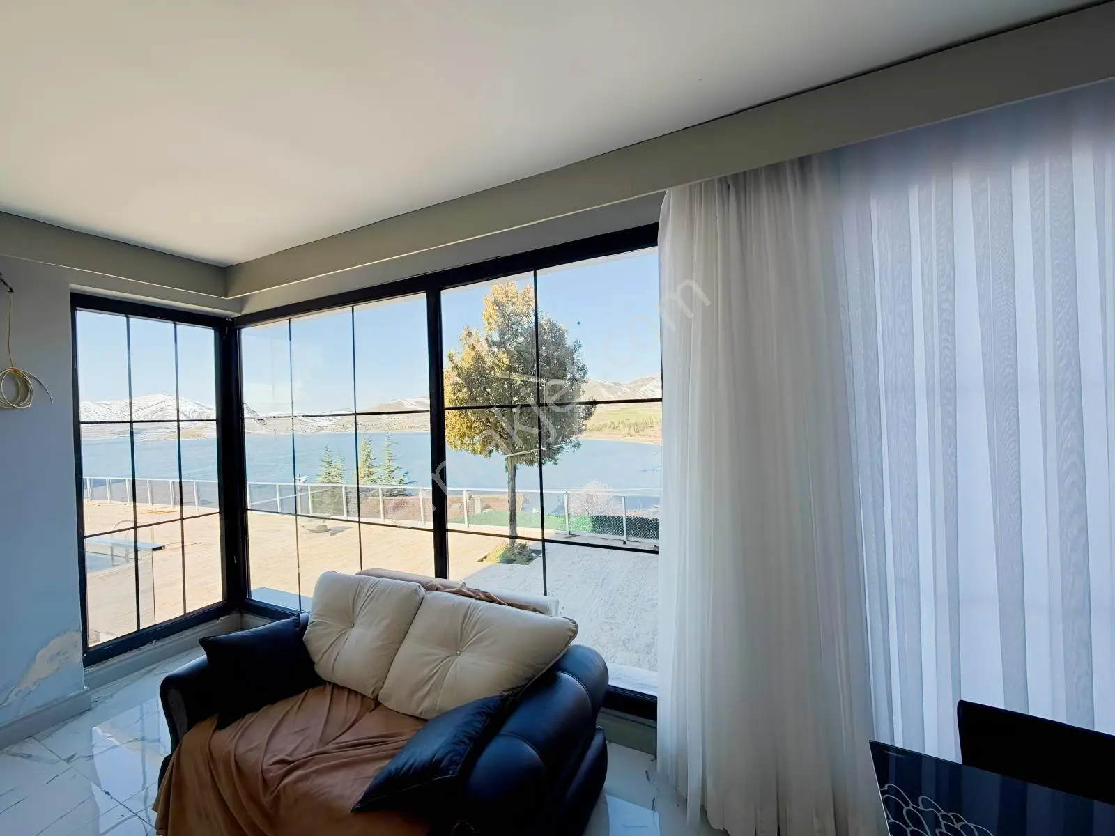 Hazar Gölüne Sıfır Özel Havuz Ve Plajlı Satılık Lüks Villa - Görsel 2