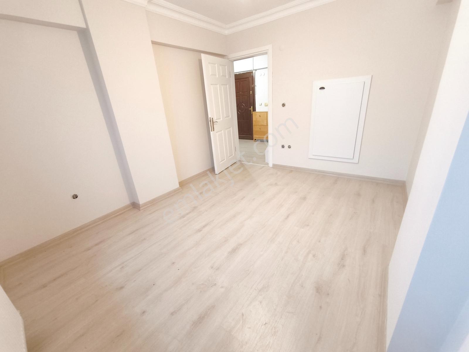 Bulgurlu Metro Ve Emaar Avm'ye Yakın, Boş 3+1, Taşınmaya Hazır - Görsel 15