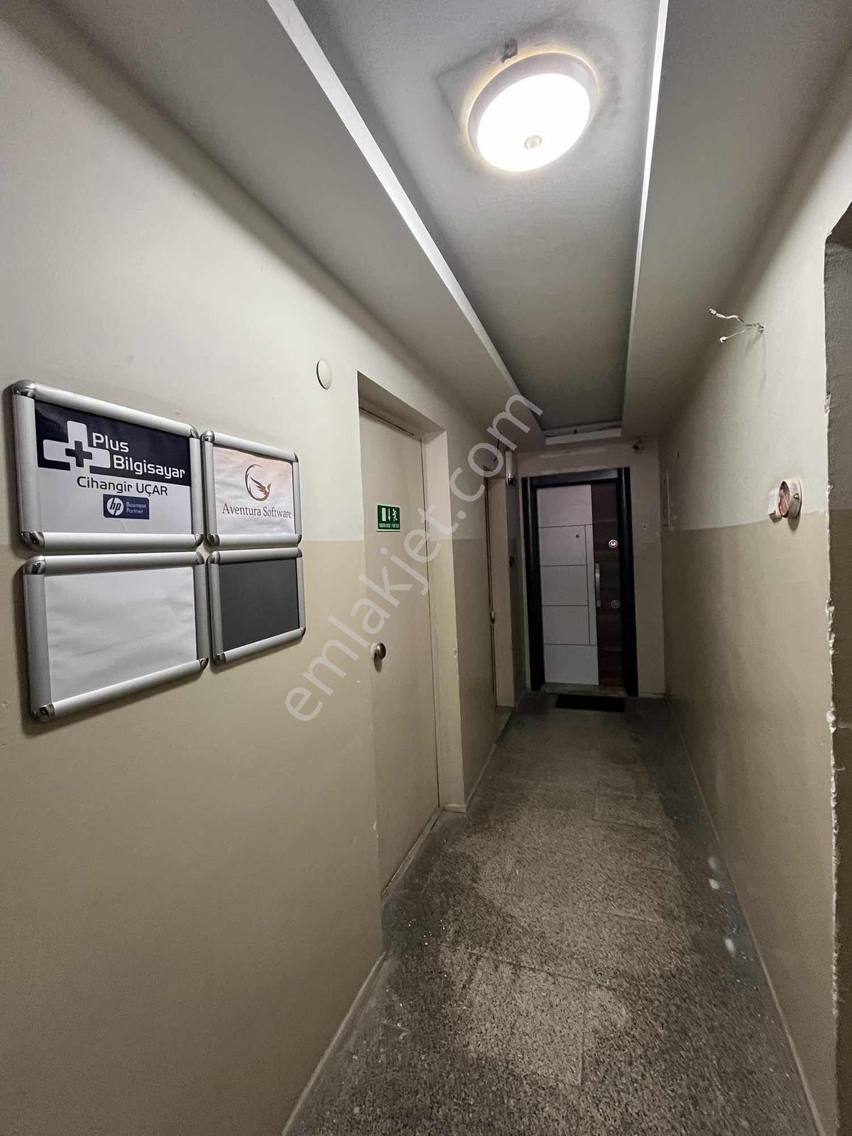 Konak Tepecik'de Hastaneler Yakını 65m2 Eşyalı Kiralık Ofis - Görsel 3