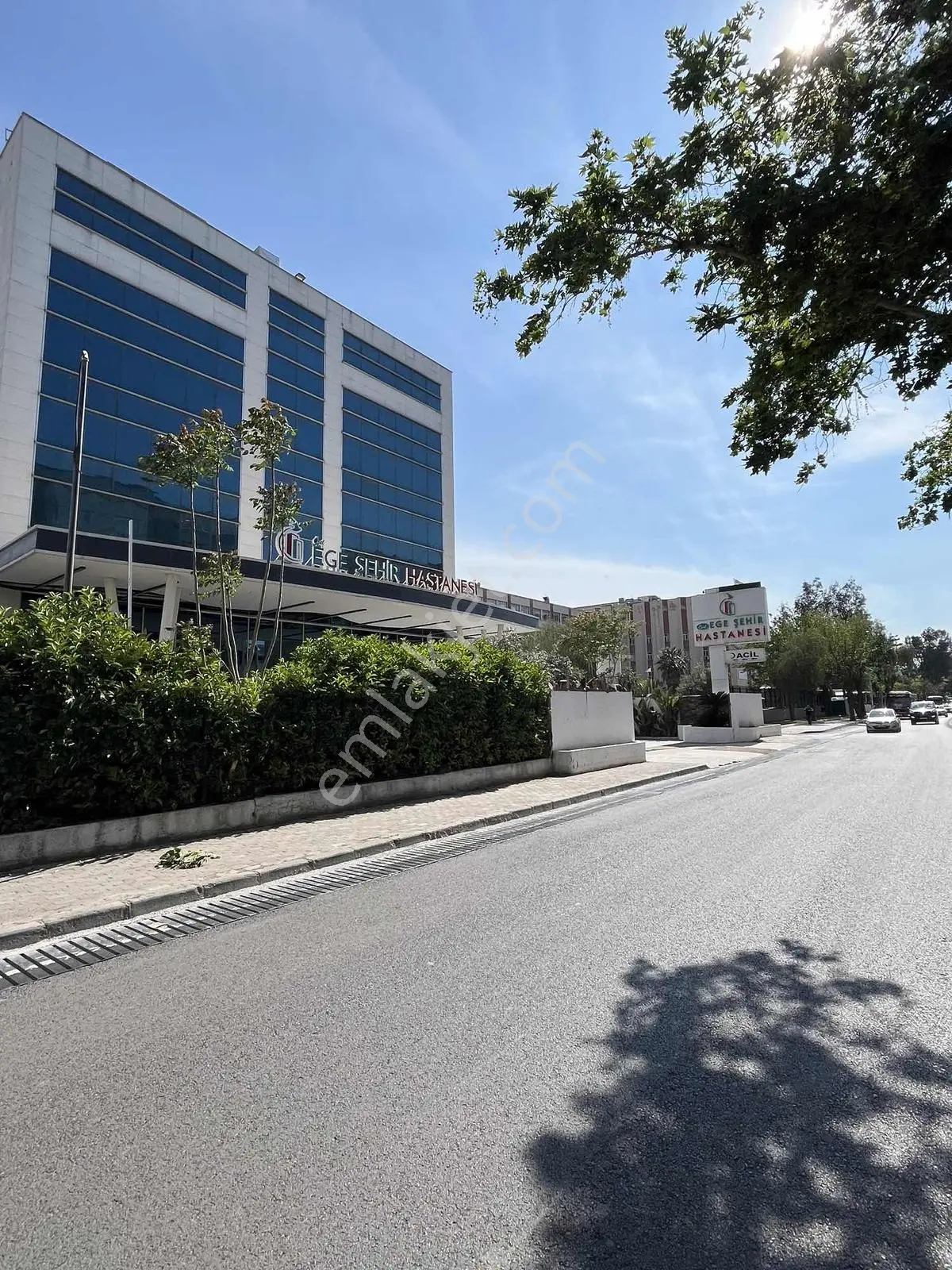 Konak Tepecik'de Hastaneler Yakını 65m2 Eşyalı Kiralık Ofis - Görsel 2