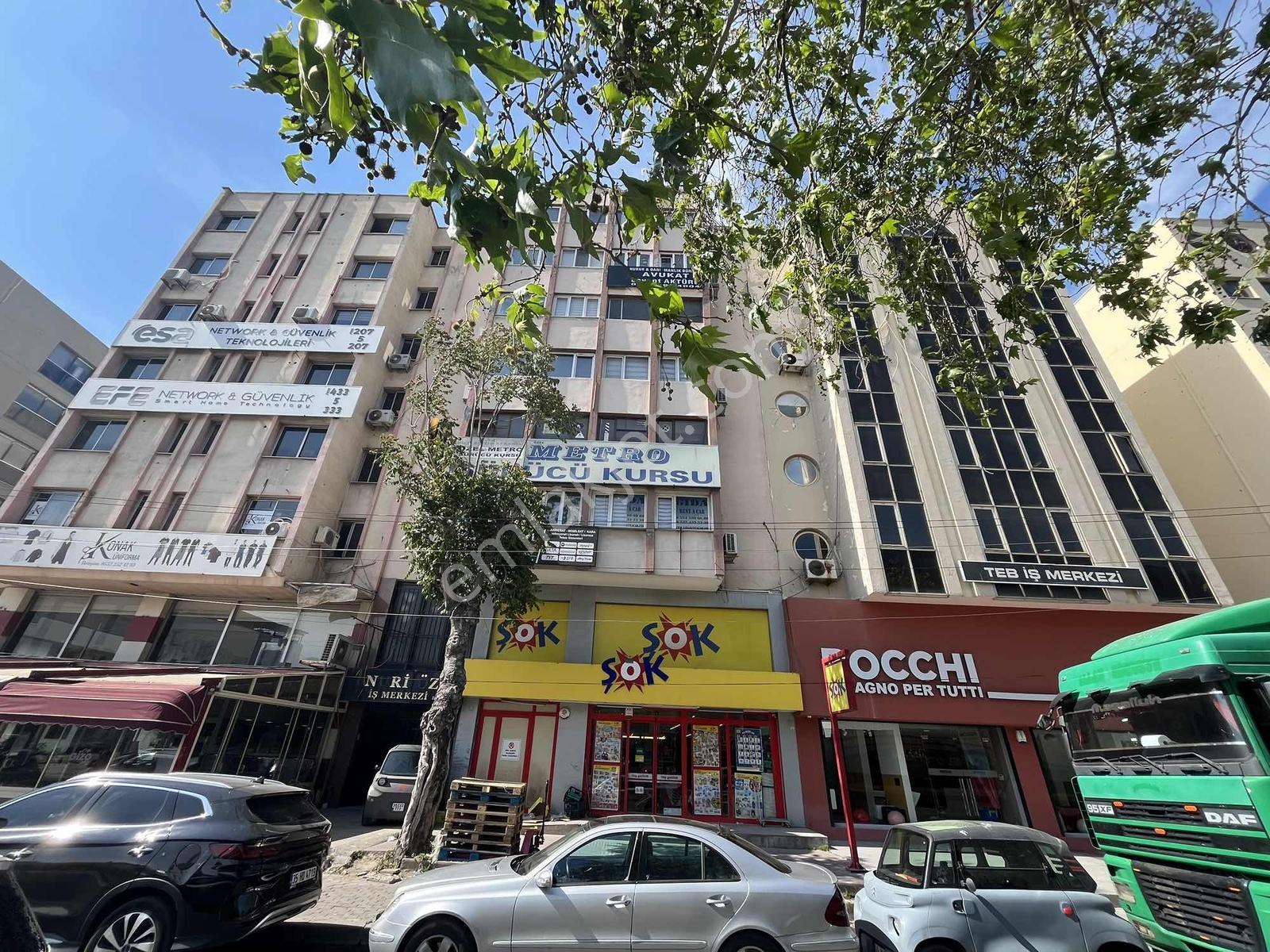 Konak Tepecik'de Hastaneler Yakını 65m2 Eşyalı Kiralık Ofis