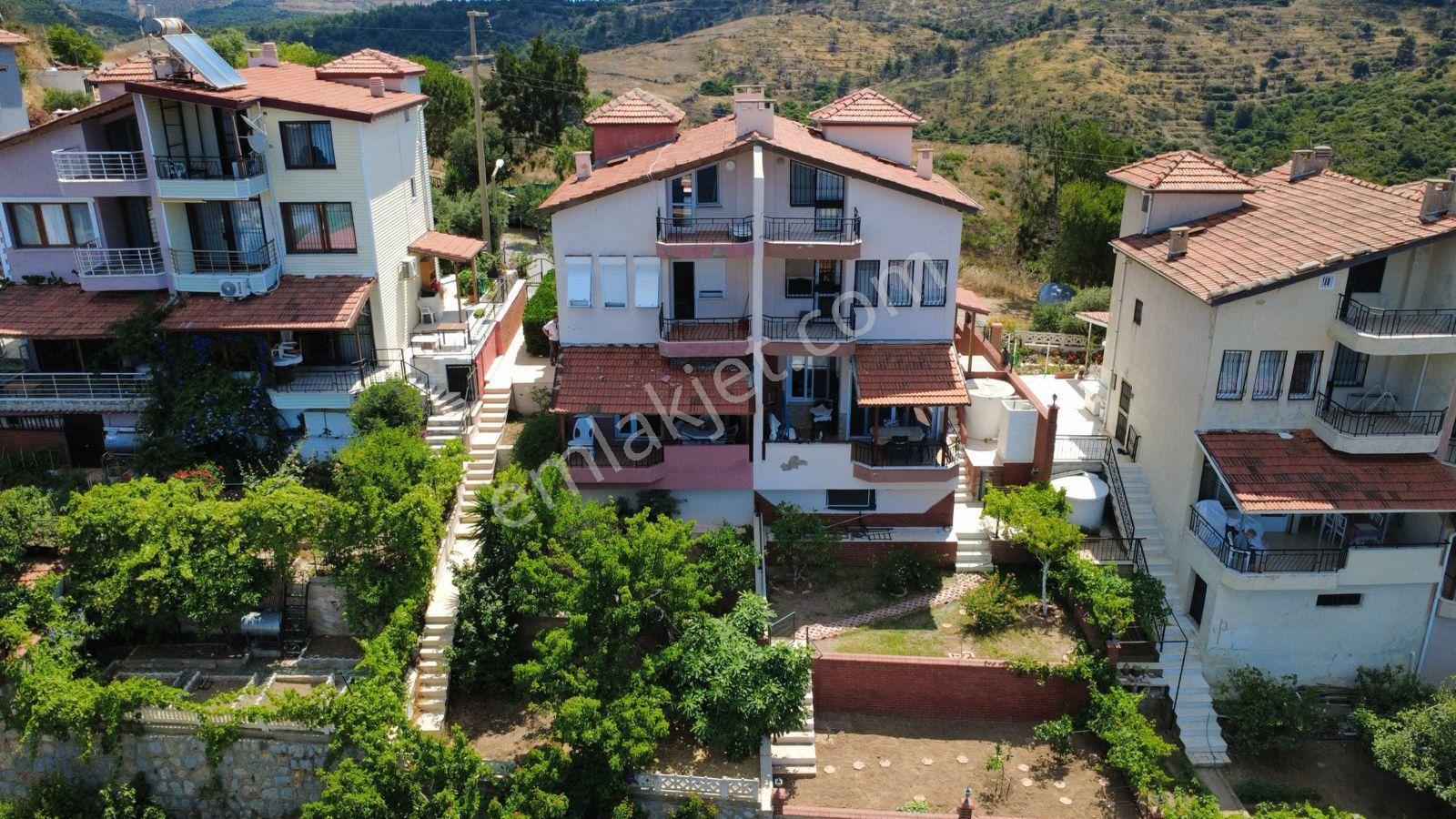 Seferihisar Site İçinde Panoramik Deniz Manzaralı, Bahçeli Ve Eşyalı 5+1 Villa - Görsel 16