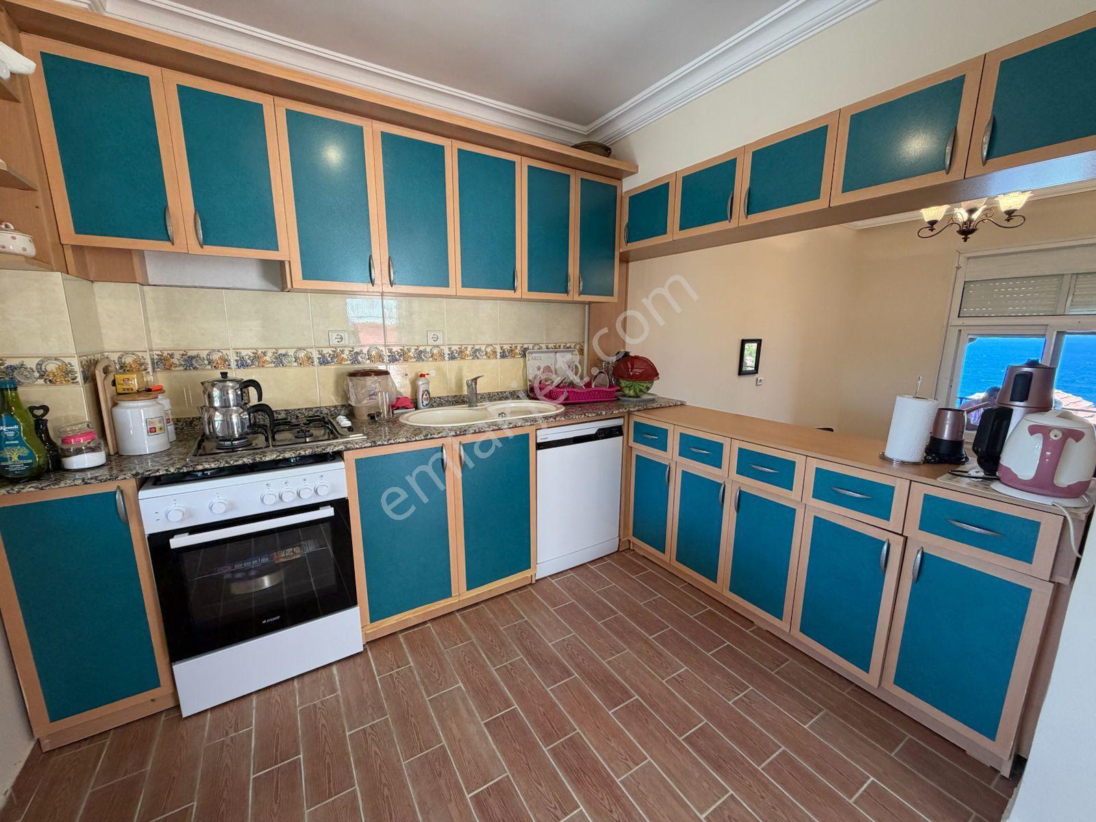 Seferihisar Site İçinde Panoramik Deniz Manzaralı, Bahçeli Ve Eşyalı 5+1 Villa - Görsel 10