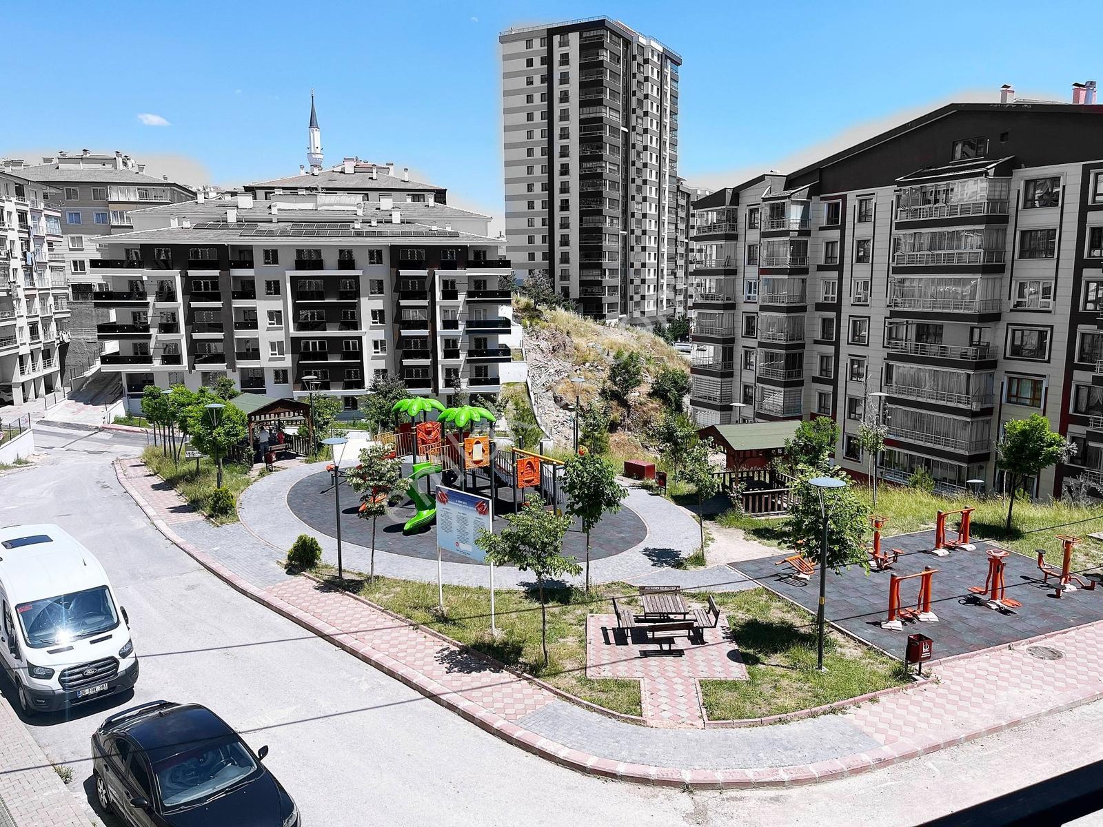 Agen'den Estergon Caddesi Yakını Lüks Yapılı 3+1