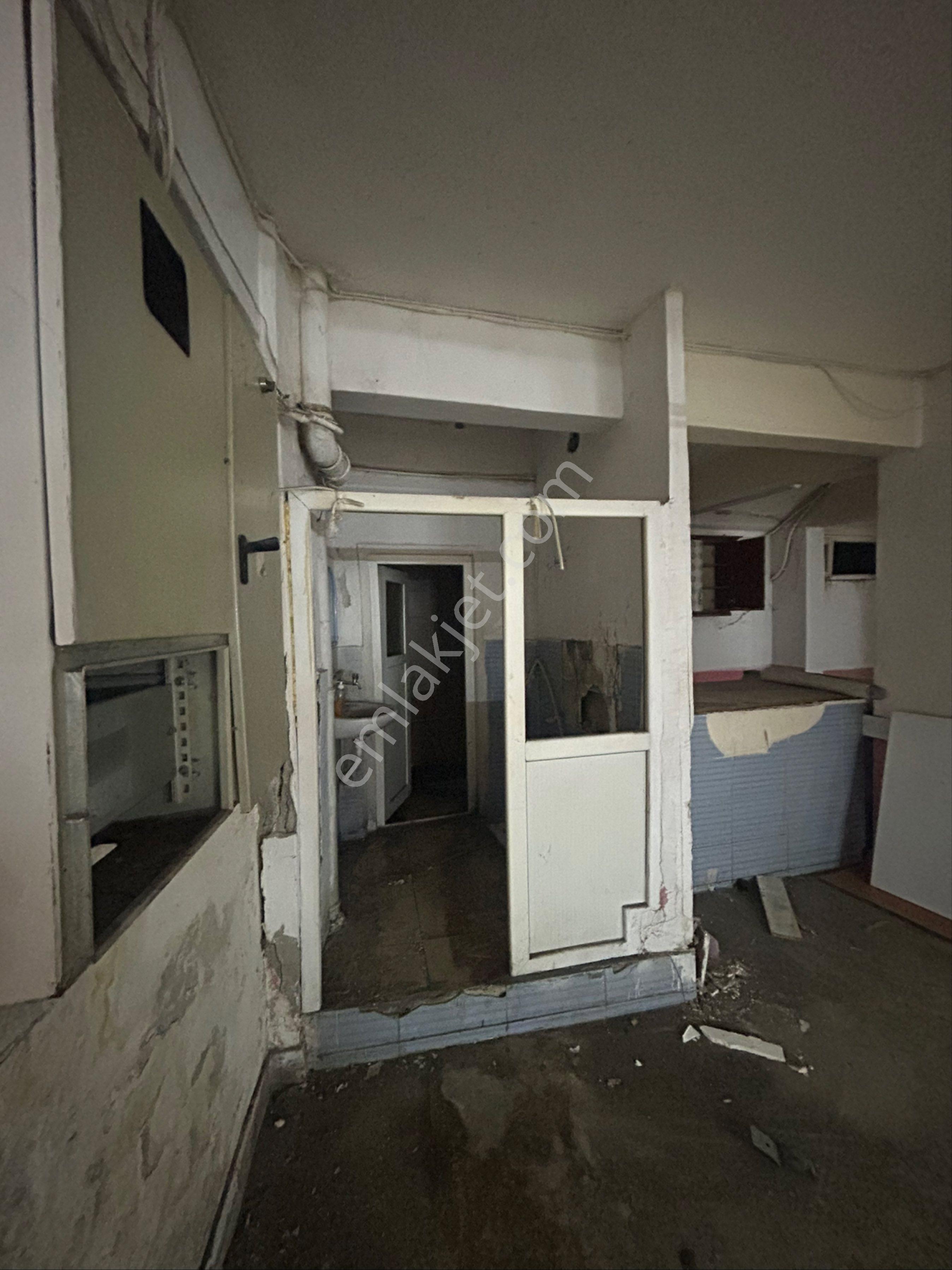 İşinize Uygun! 240 M² Kullanım Alanlı, Merkezi Konumlu Depo / Atölye - Görsel 10