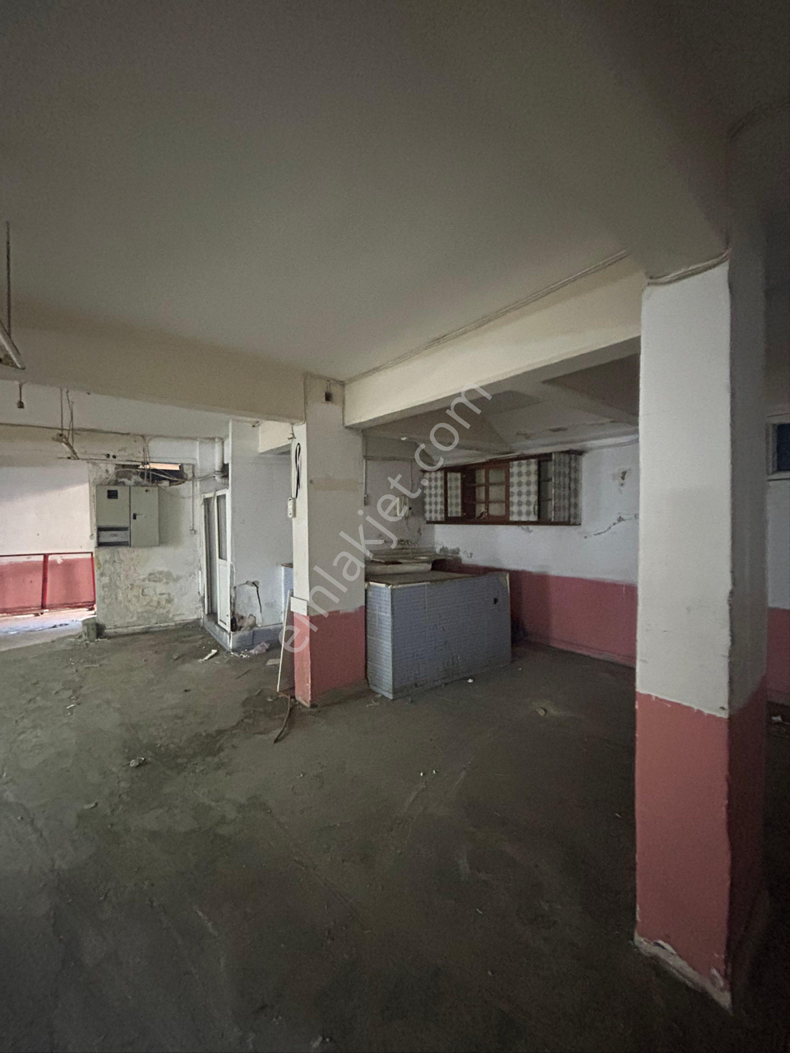 İşinize Uygun! 240 M² Kullanım Alanlı, Merkezi Konumlu Depo / Atölye - Görsel 8