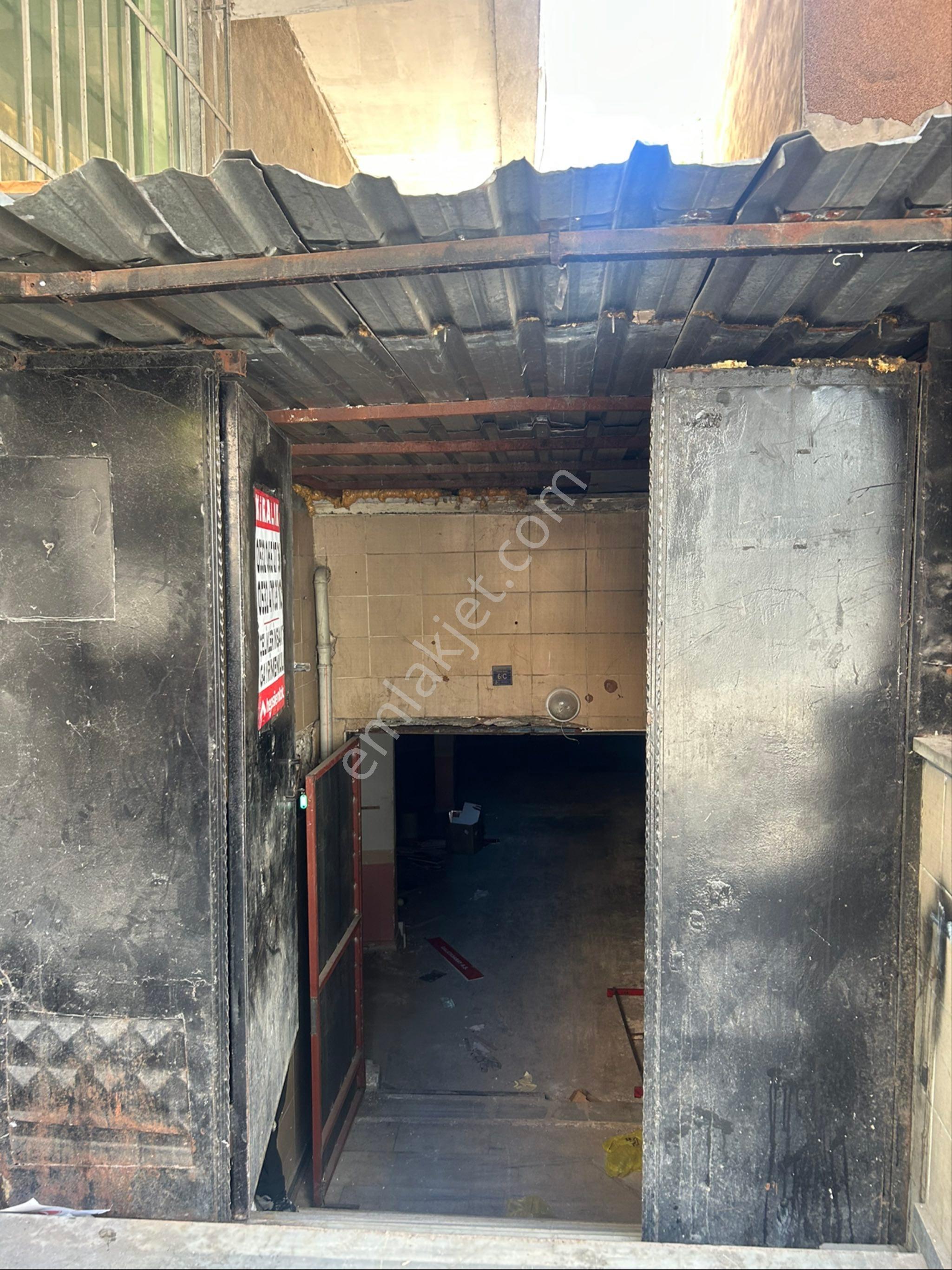 İşinize Uygun! 240 M² Kullanım Alanlı, Merkezi Konumlu Depo / Atölye - Görsel 3