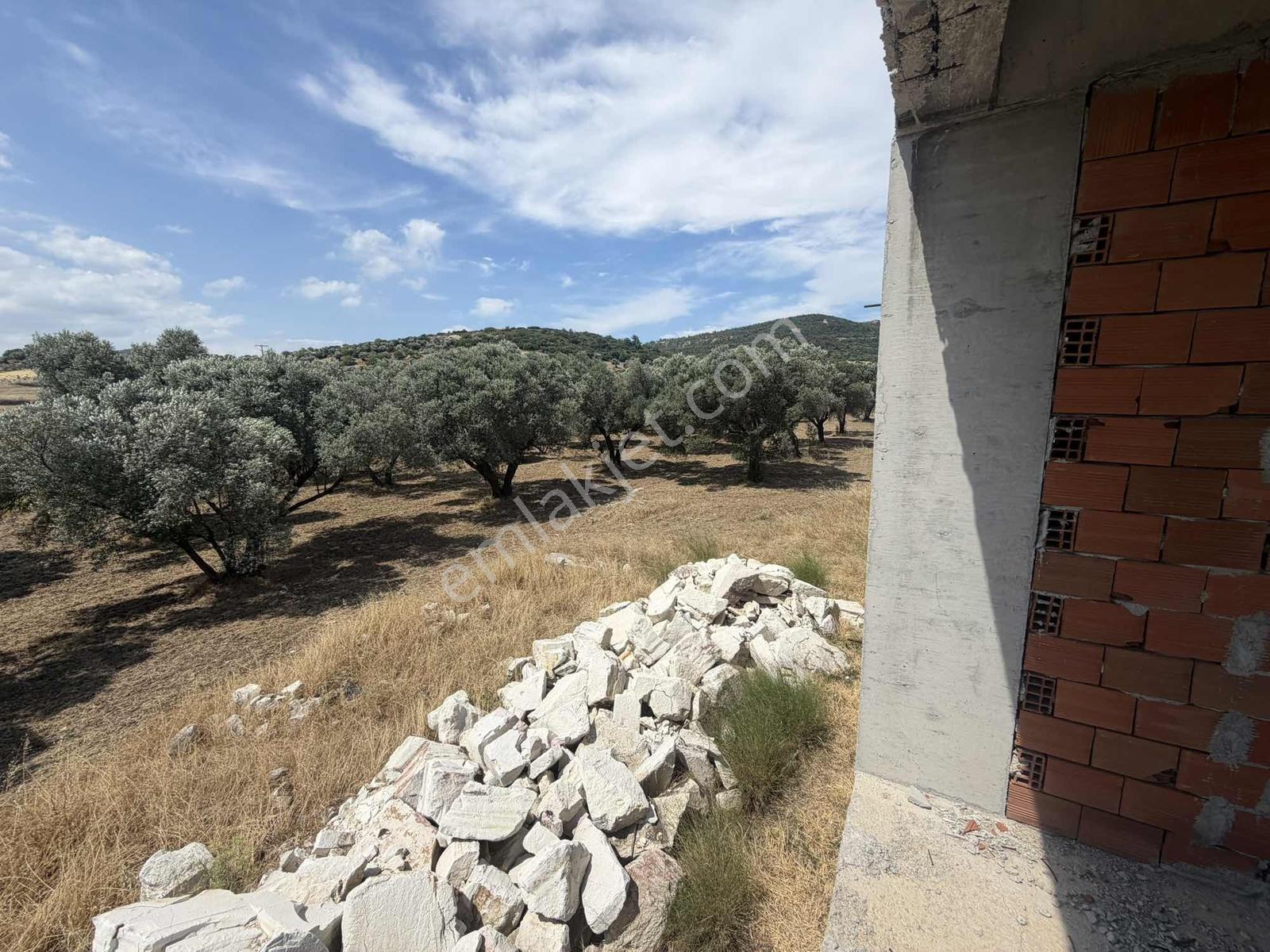 Foça Yenibağarasında 2.800 M² Arazi İçerisinde Satılık Taşınmaz - Görsel 30