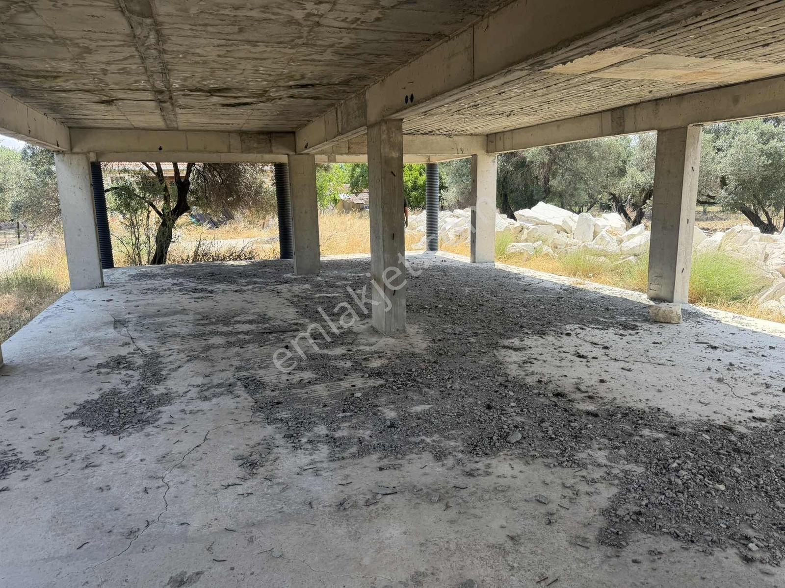 Foça Yenibağarasında 2.800 M² Arazi İçerisinde Satılık Taşınmaz - Görsel 24