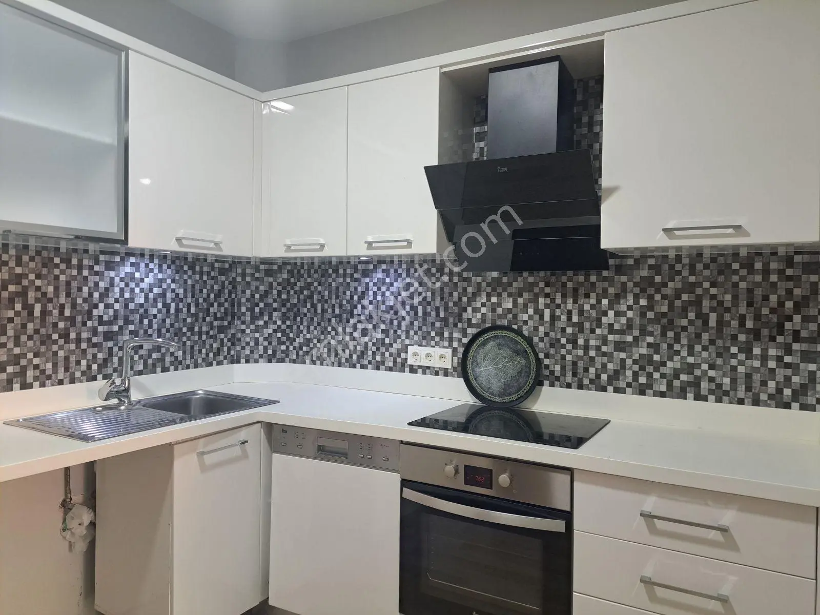 Küçükçekmece Atatürk Mh., Quality Residence'de Kiralık Lüks 1+1 - Görsel 2