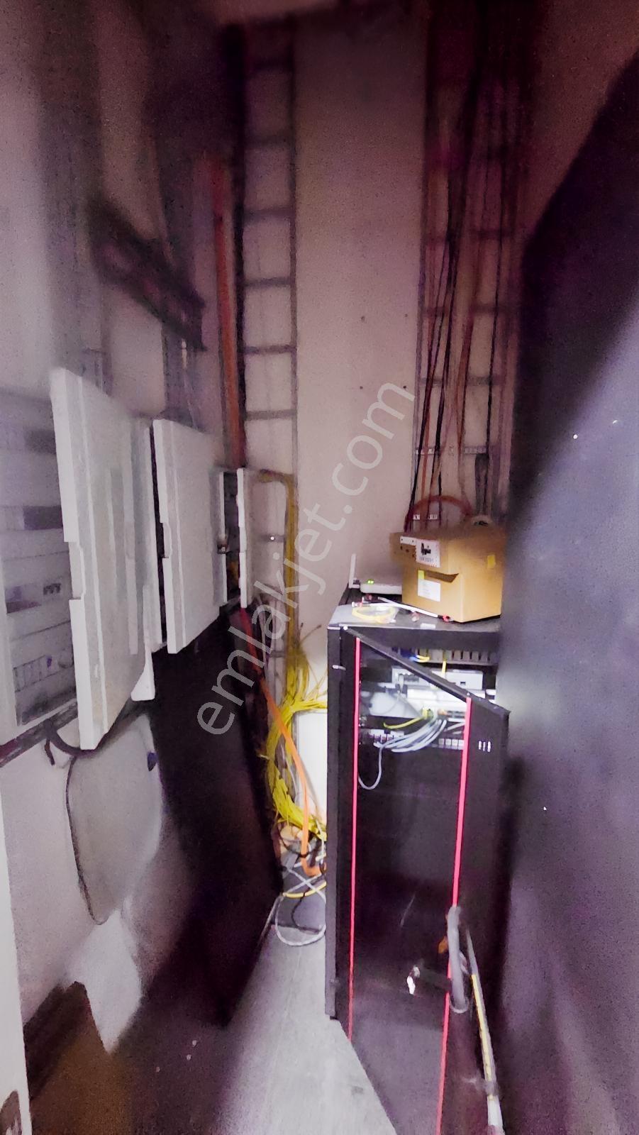 Sinan Tekin'den Kartal Metro Çıkışında 350 M2 Mükemmel Ofis - Görsel 23