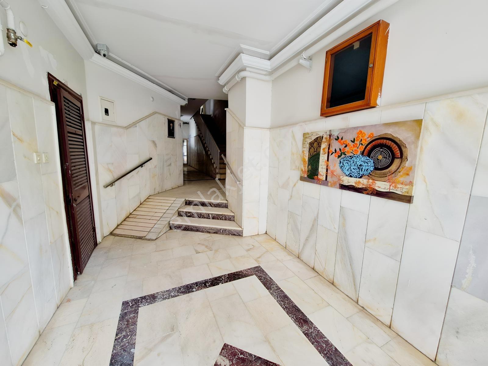 Güzelyalı'da Uğur Mumcu Bulvarı Civarı Geniş Ekstralı 4+1 Kaçmaz - Görsel 8