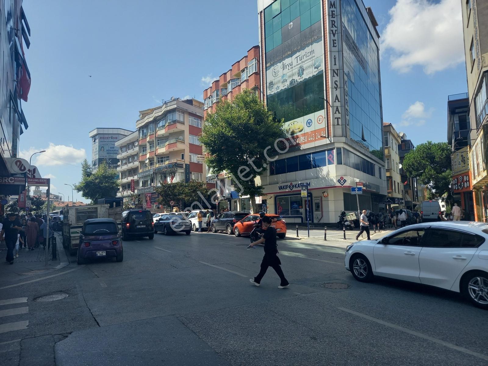 F-l Emlaktan Ümraniye Çarşı Metro Yakını 2+1 Eşyalı Aile- Bekara - Görsel 26