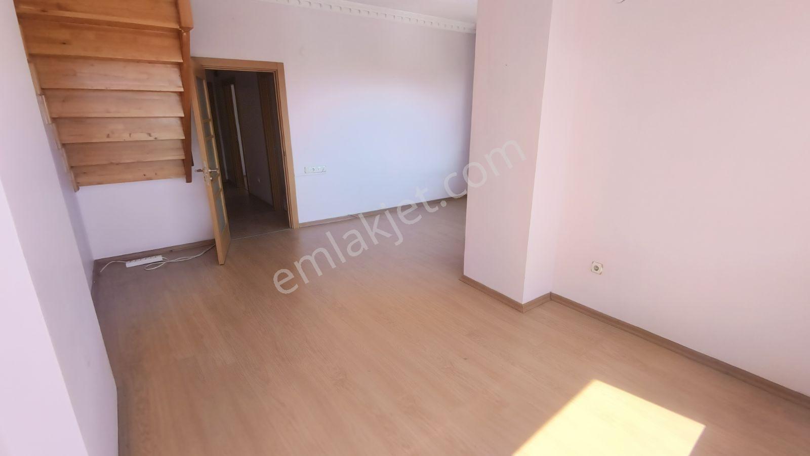 İbar Emlaktan Küçukyalı Caddede Kiralık 3+2 Daire - Görsel 12