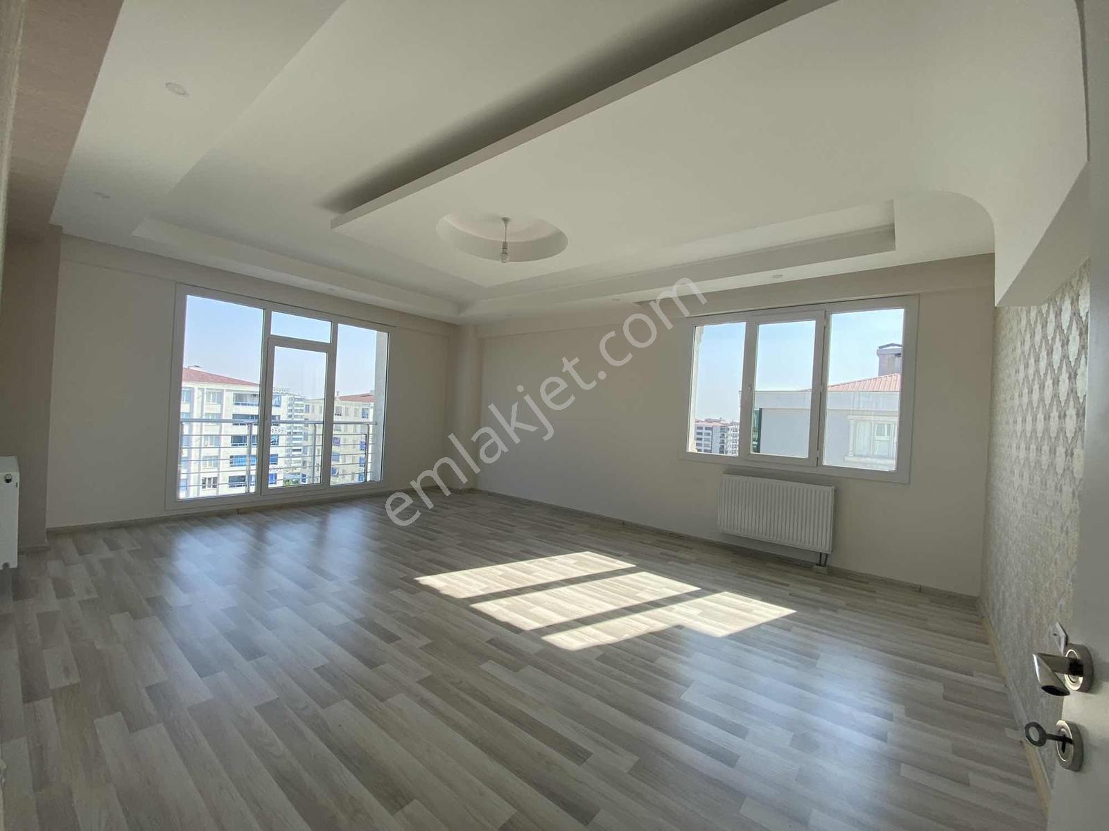 Stadyum Yolu Üzeri Satılık 4,5+1 Daire - Görsel 4