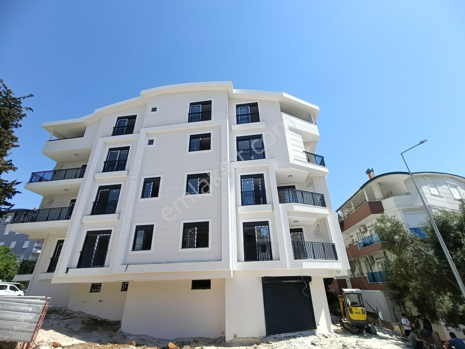 Bayır'da Sıfır, Asansörlü Daire
