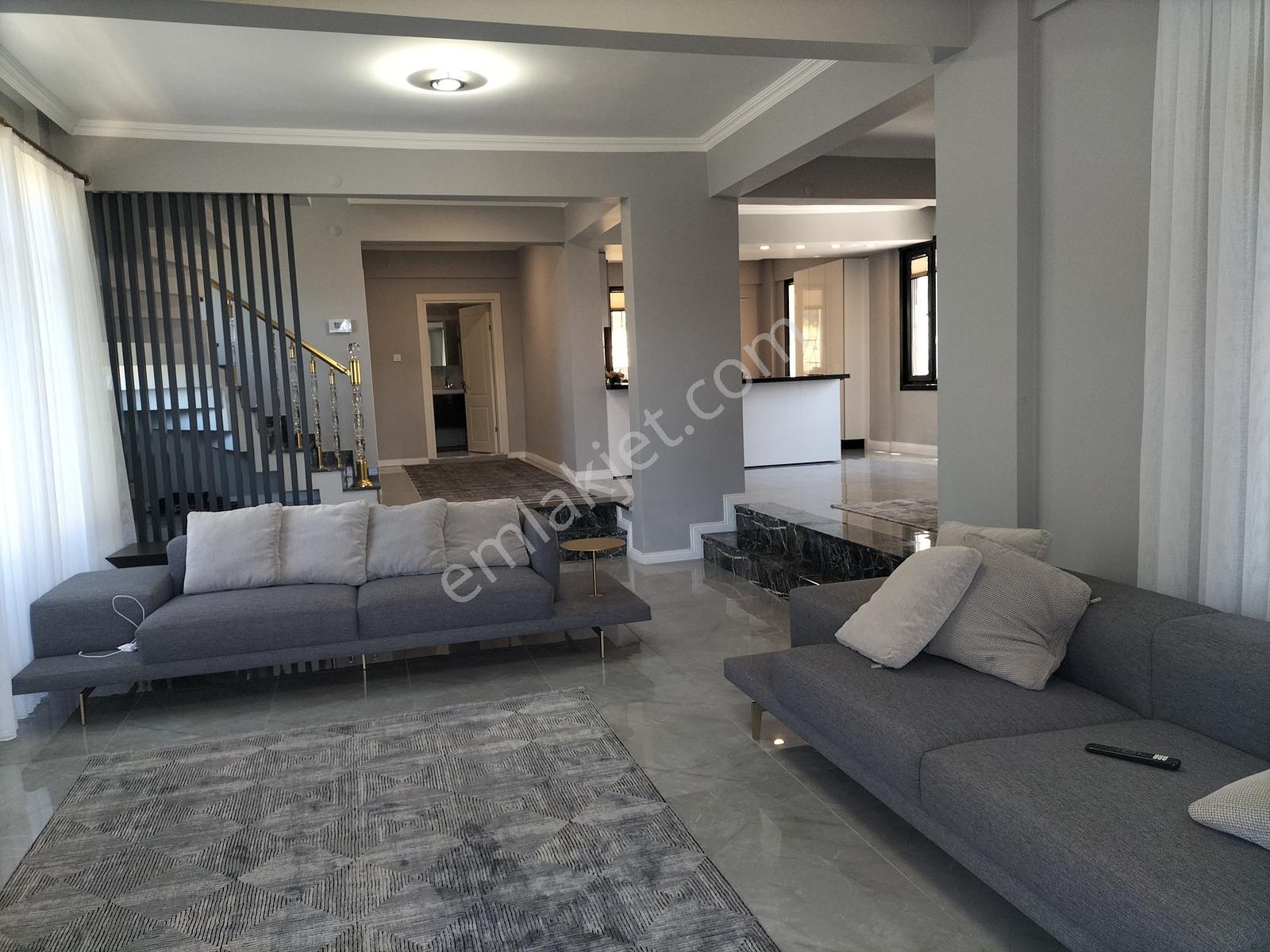 Çavuşta Süper Manzaralı Ve Dekorasyonlu 425m2 6+2 Satılık Villa - Görsel 12
