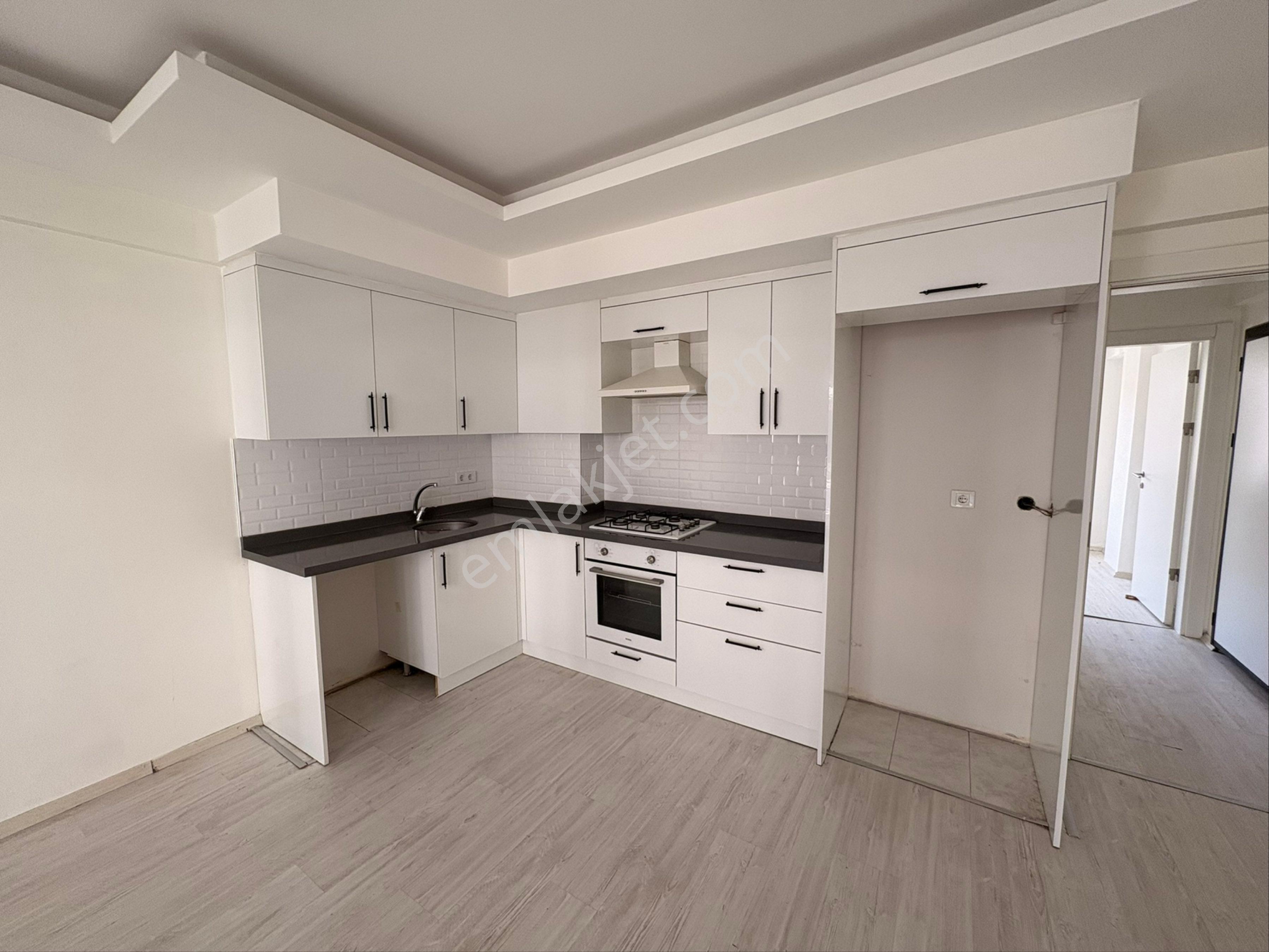 Ortaca Karaburun Da Satılık 1+1 Geniş Daire - Havuzlu Sitede | Müstakil Girişli - Görsel 9