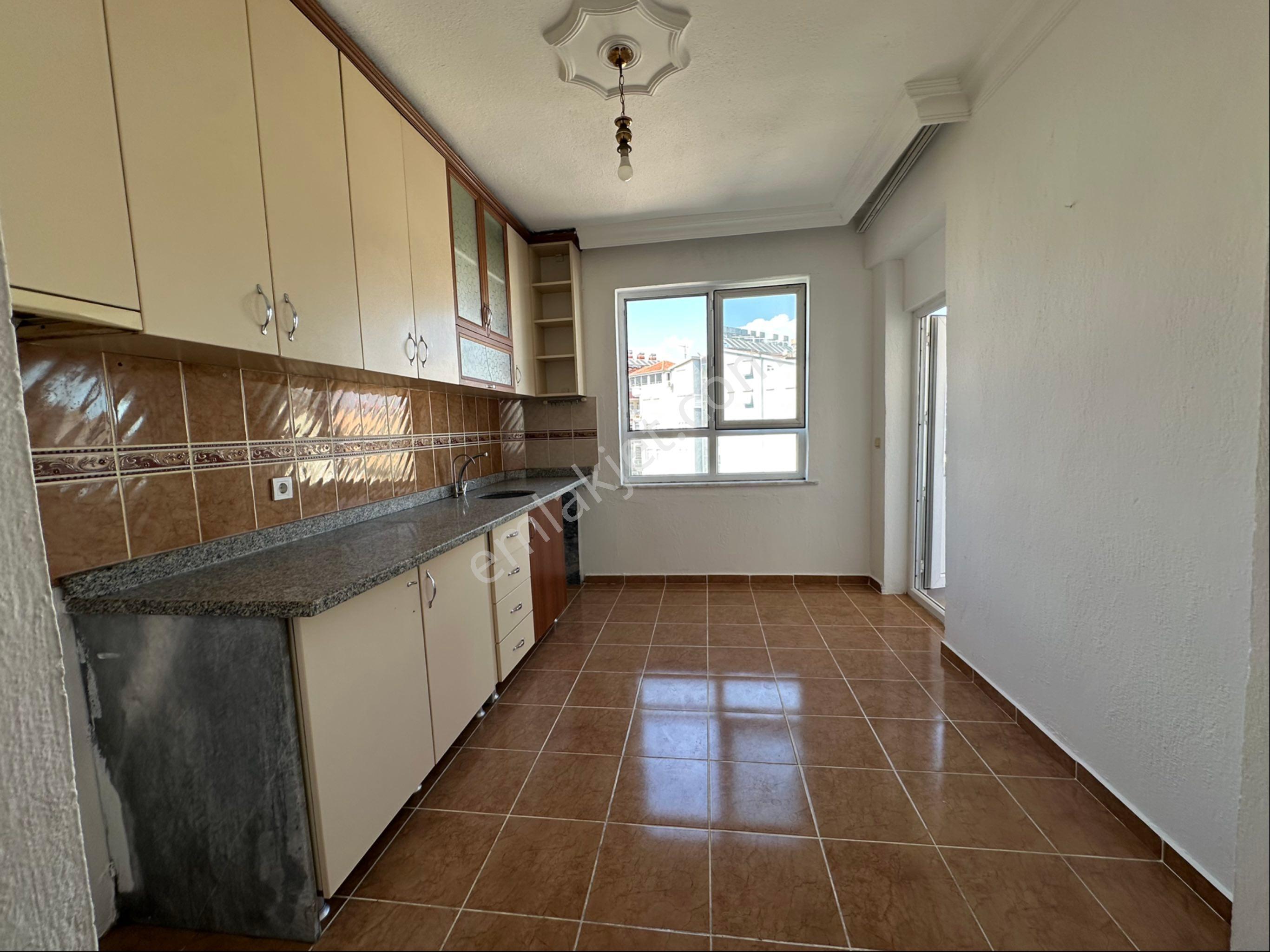 Yayla Mahallesinde 3+1 Geniş Kiralık Daire - Görsel 4
