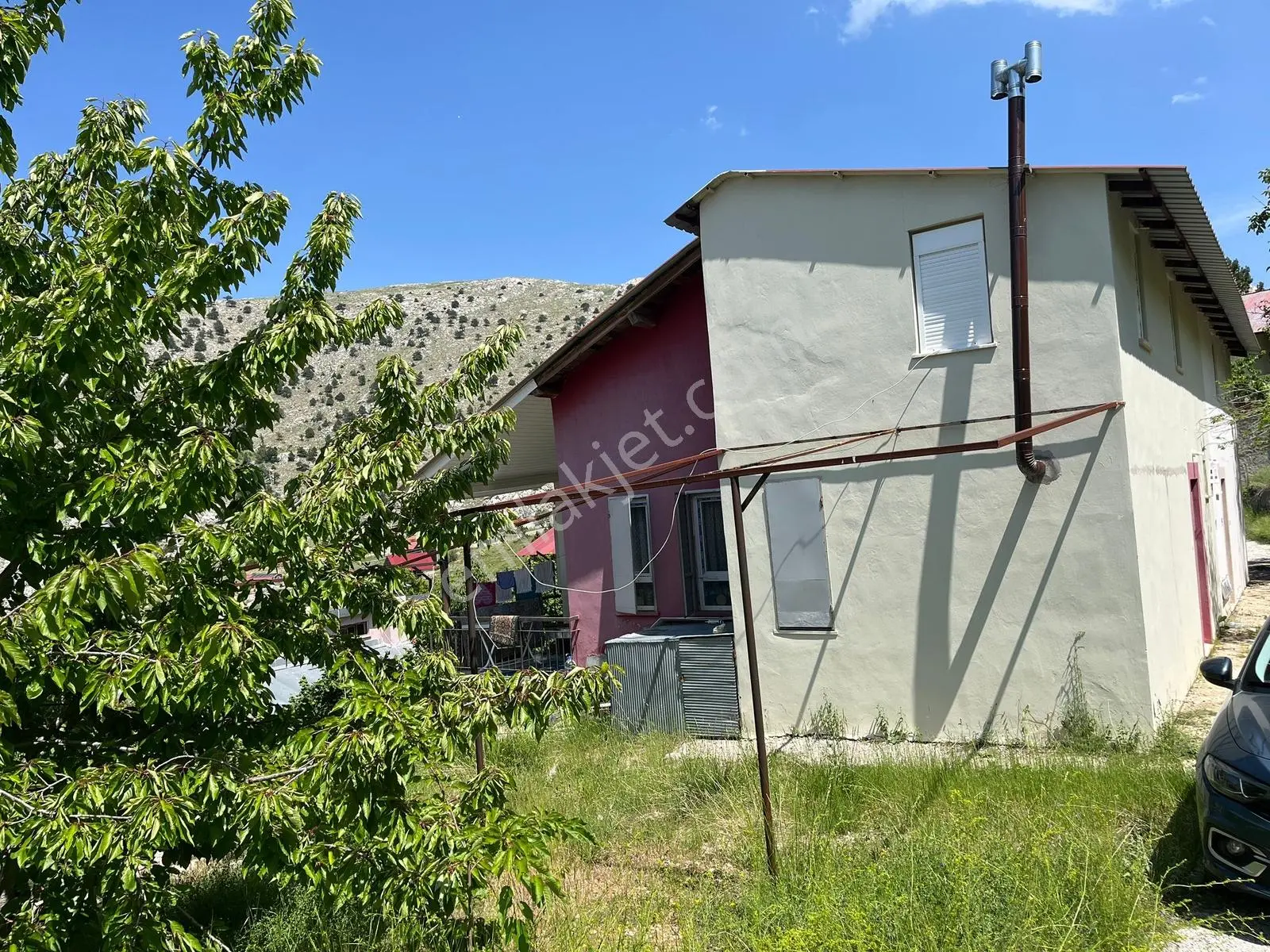 Usta Gayrimenkul'den Satılık Çağlarca Mahallesinde 2katlı Mesken