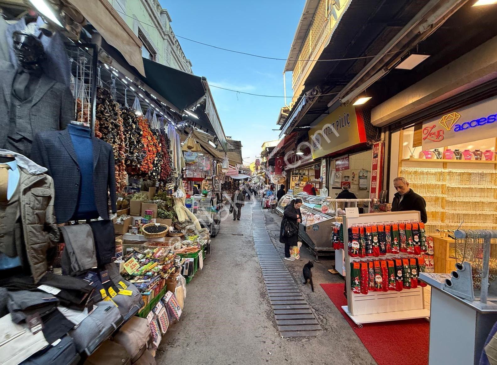 Konak Kemeraltı’nın Kalbinde Satılık Yüksek Kiralı İki Katlı Dükkan - Görsel 11