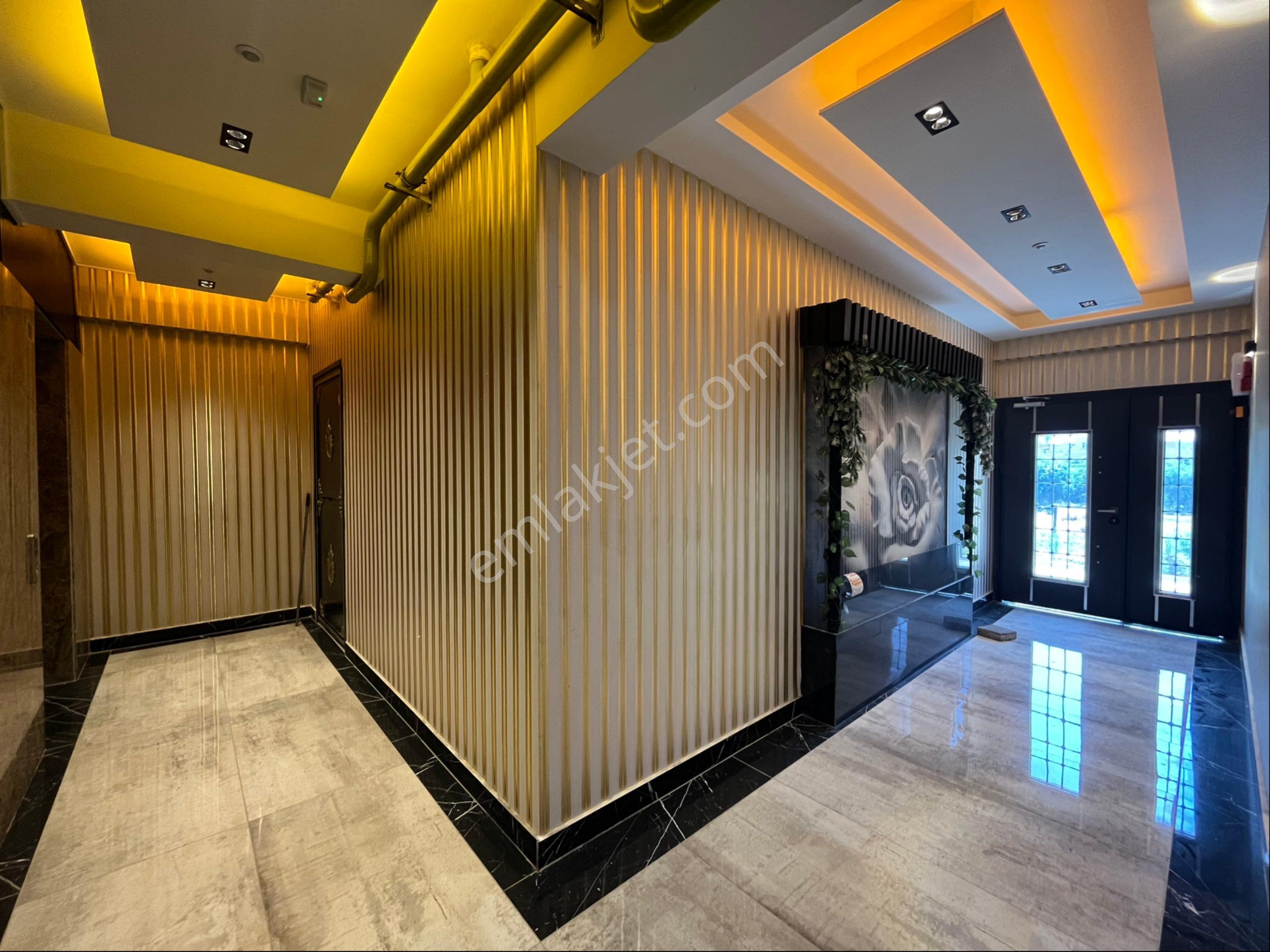 Mezitli 75. Yıl'da Deniz Manzaralı, Havuzlu Butik Sitede Satılık 1+1 - Görsel 2