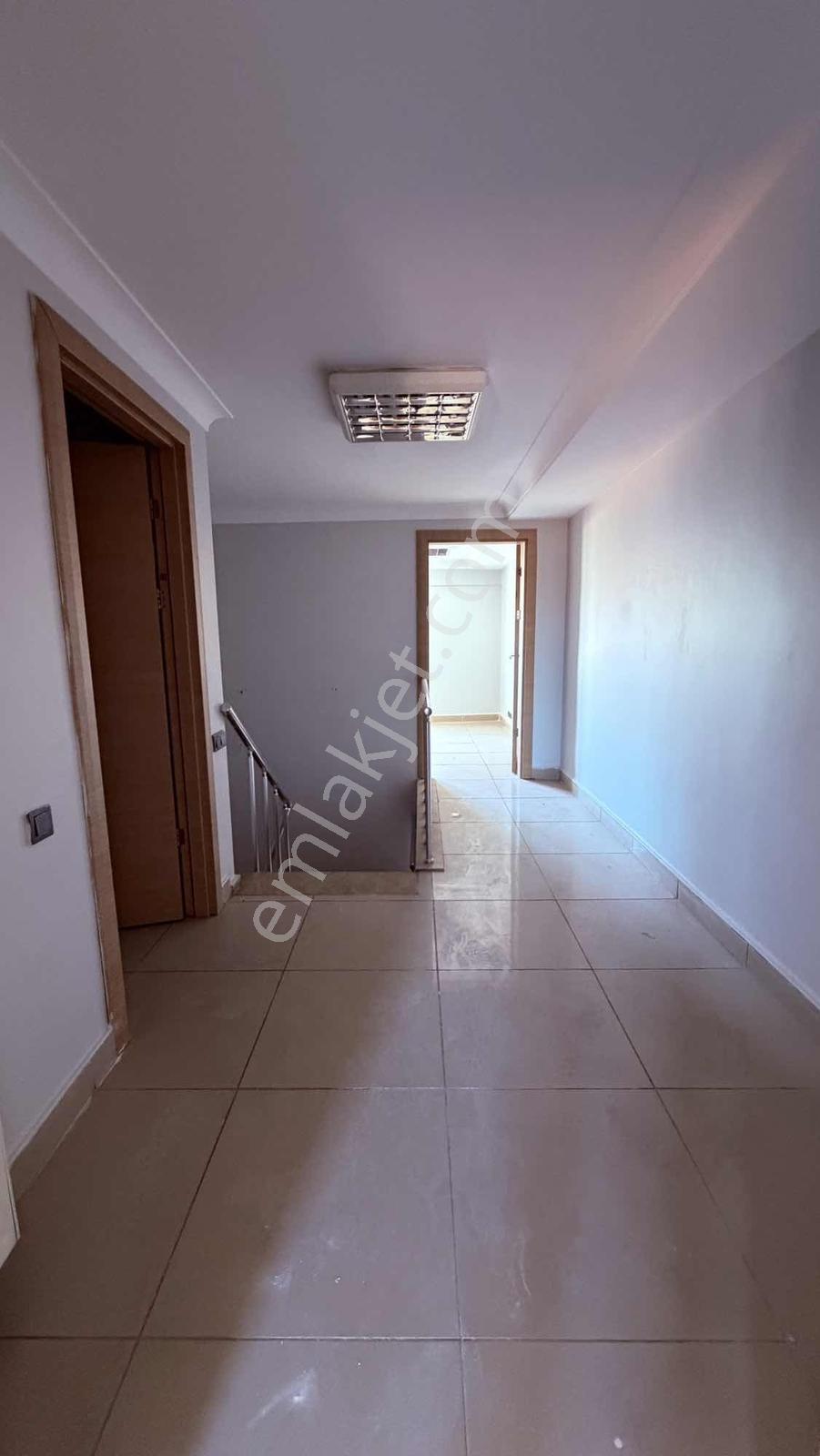 Çarşı Merkezde Kiralık 4 Odalı Klimalı Dubleks İşyeri - Görsel 25